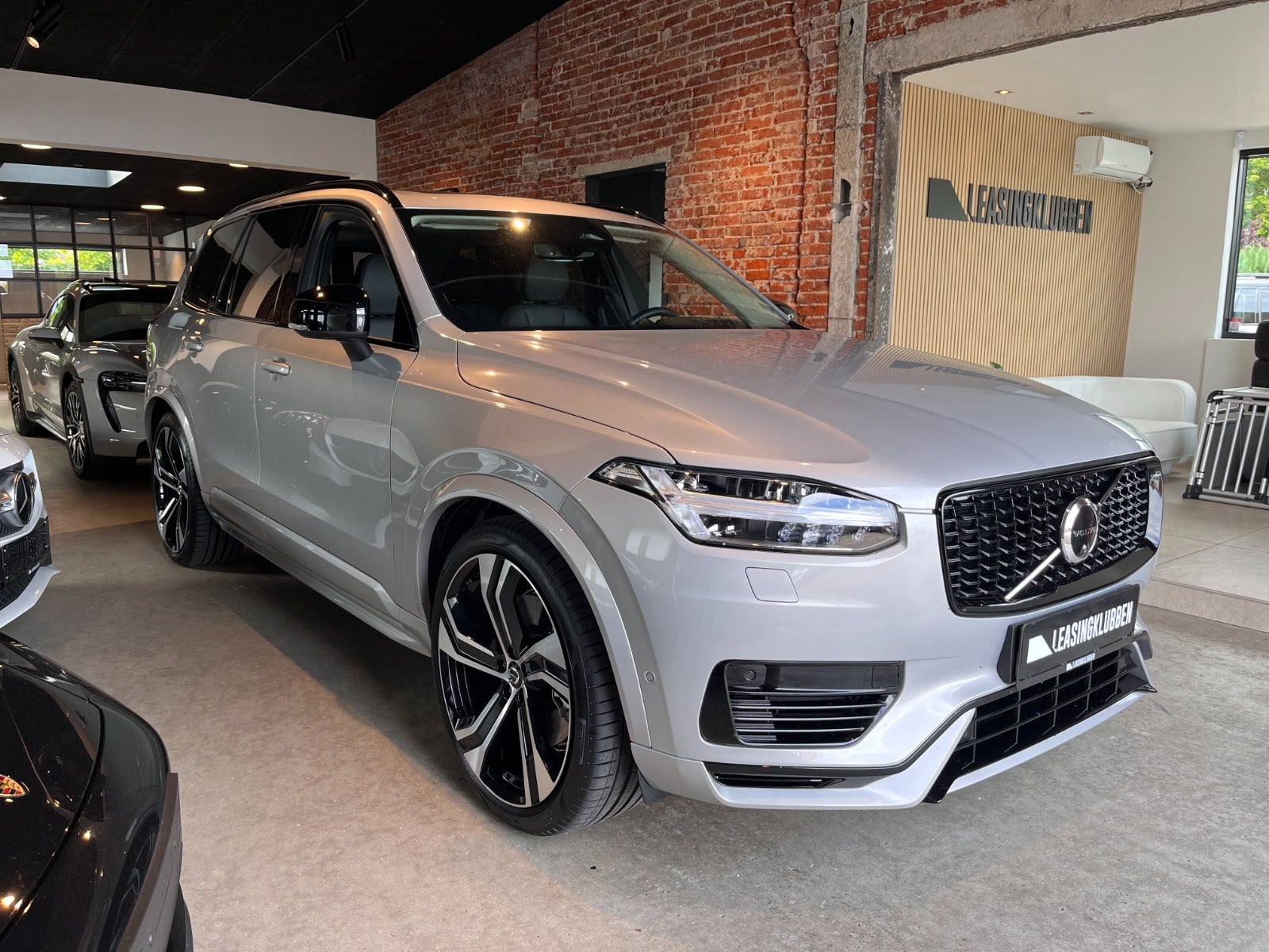 flexleasing-volvo-xc90-20-t8-recharge-ultimate-dark-aut-awd-7prs-5d-findleasing