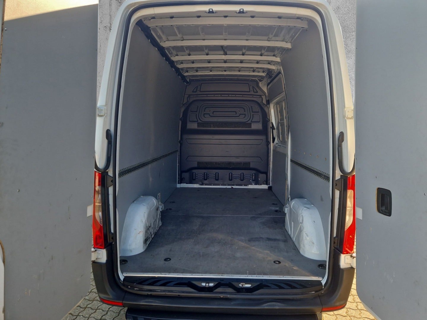 flexleasing-mercedes-sprinter-214-22-cdi-a2-kassevogn-aut-fwd-findleasing