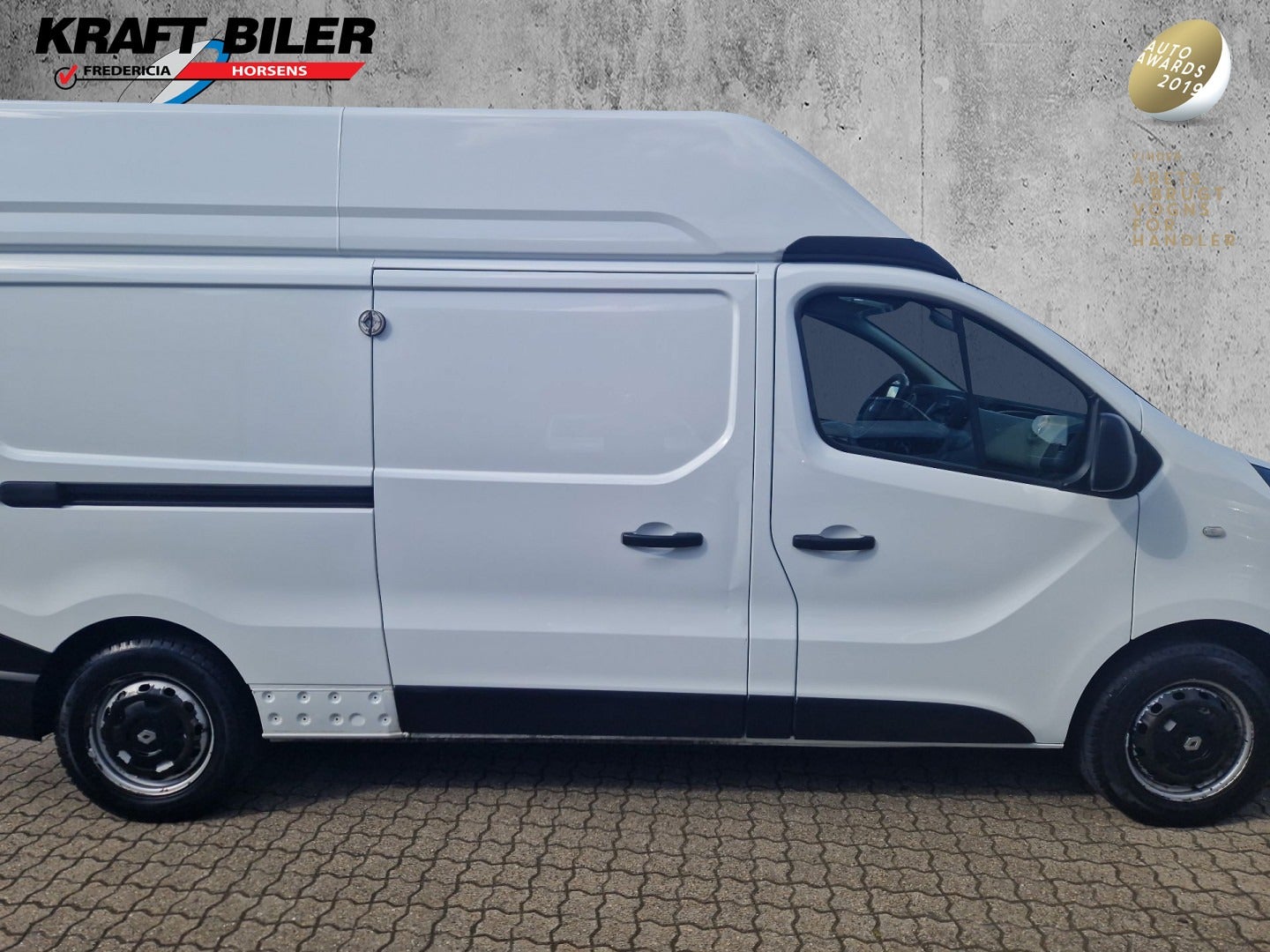 flexleasing-renault-trafic-t29-16-dci-120-l2h2-findleasing