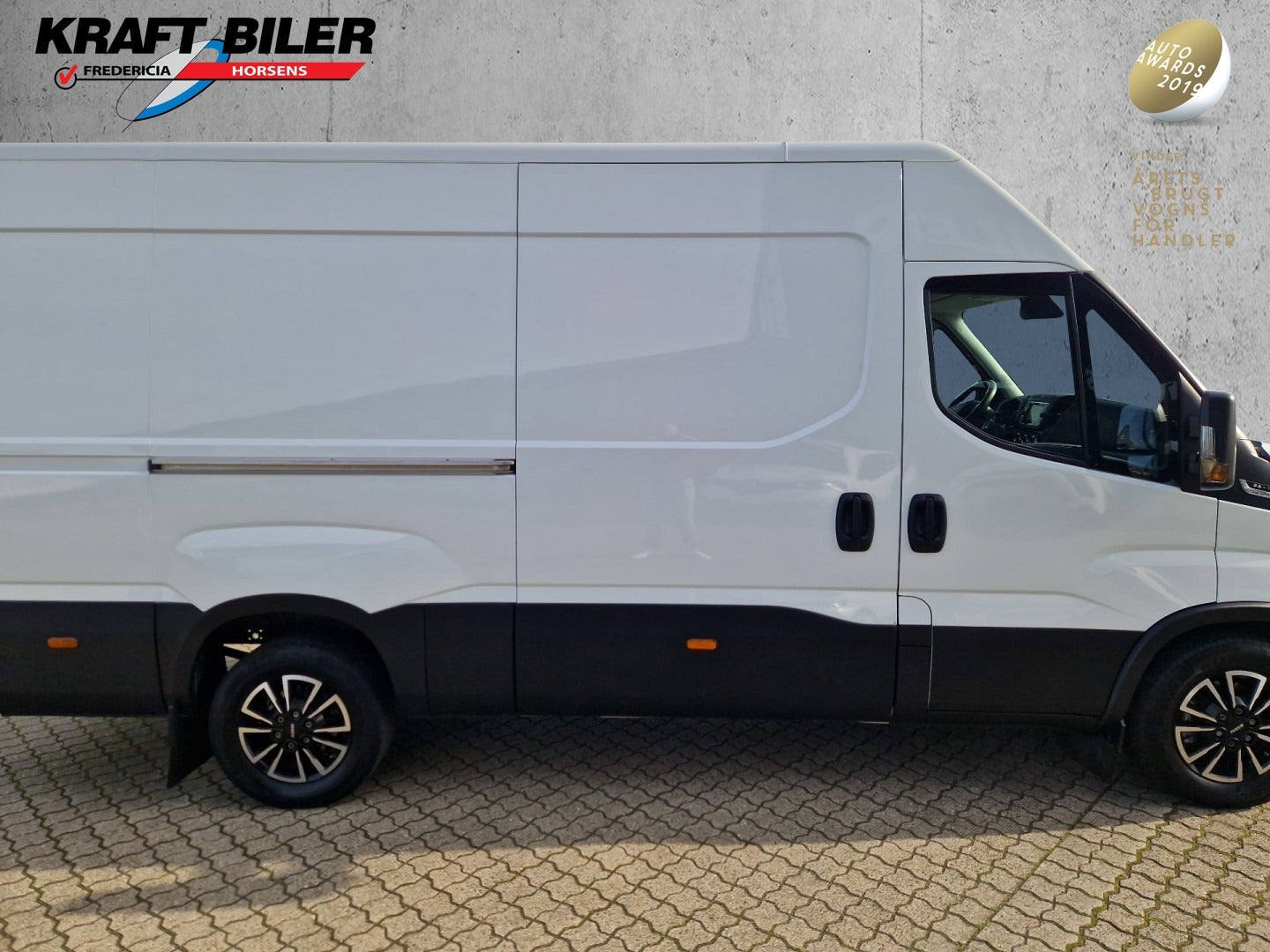 flexleasing-iveco-daily-23-35s16-12m3-van-ag8-findleasing