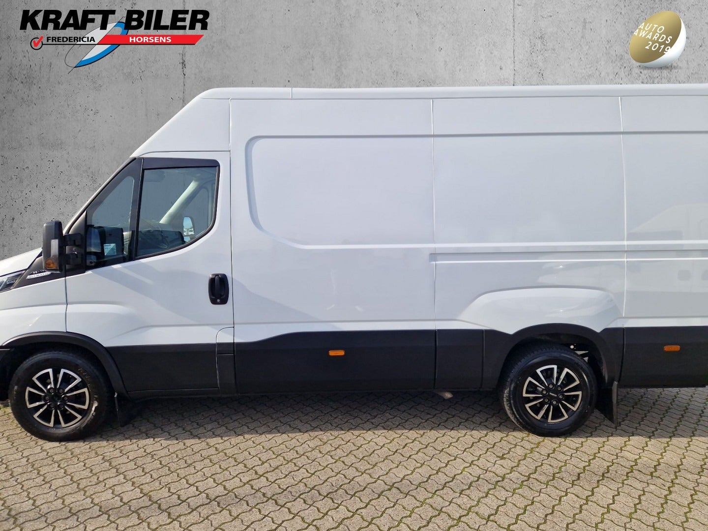 flexleasing-iveco-daily-23-35s16-12m3-van-ag8-findleasing