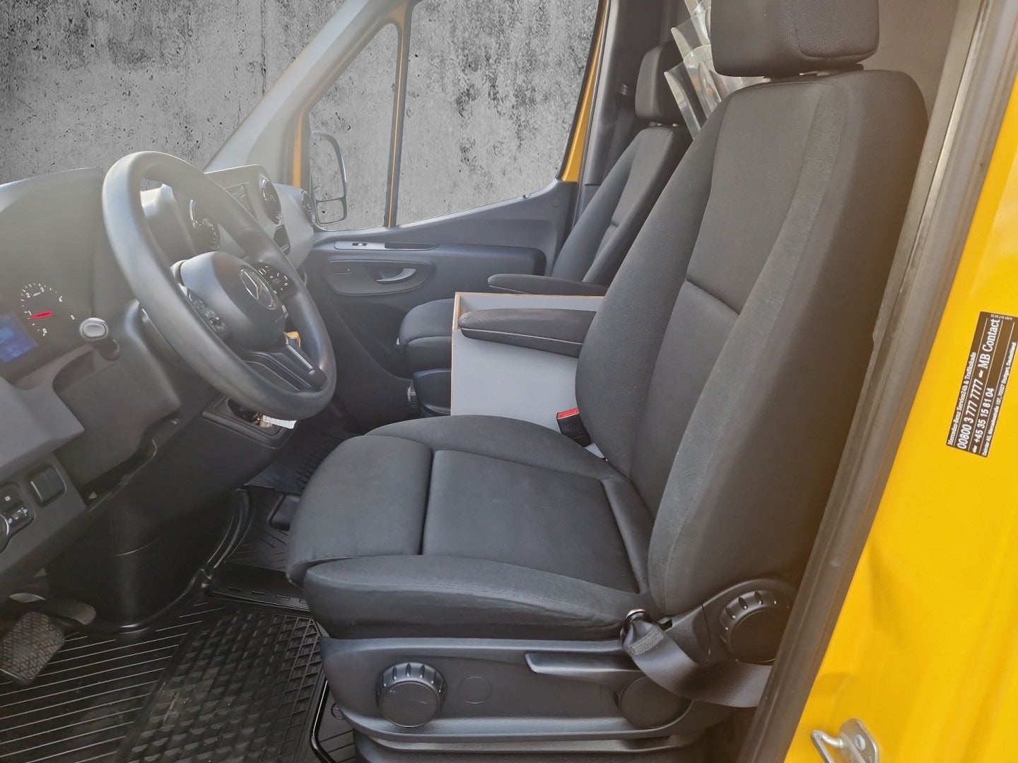 flexleasing-mercedes-sprinter-316-22-cdi-a3-kassevogn-mlift-aut-rwd-findleasing