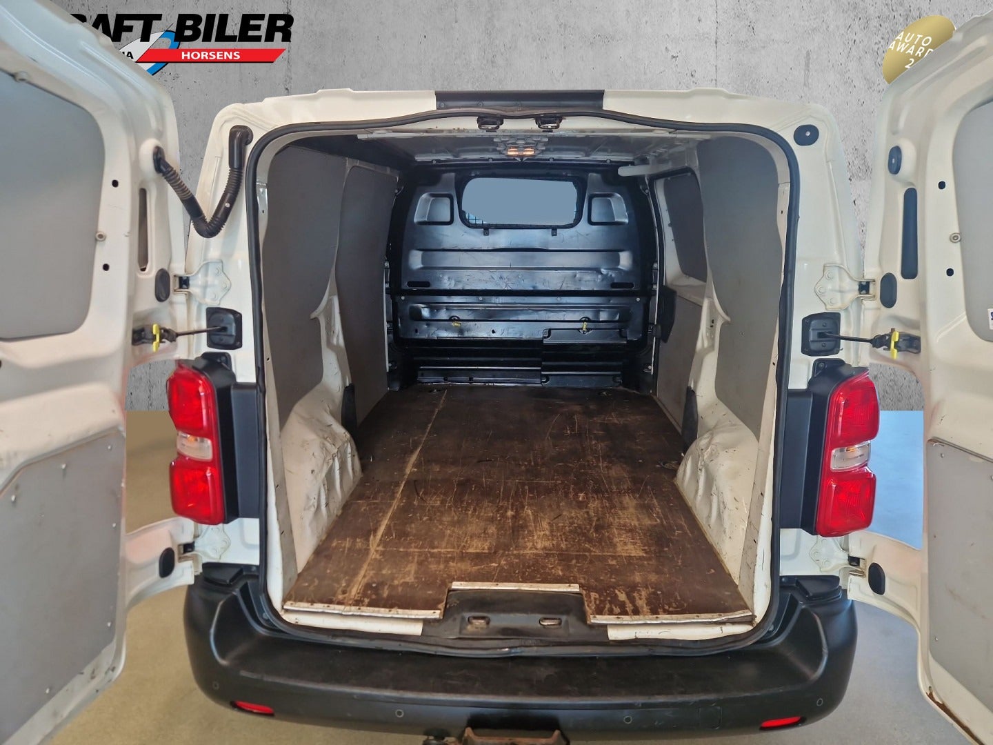 flexleasing-toyota-4-runner-proace-20-d-120-medium-comfort-5d-findleasing