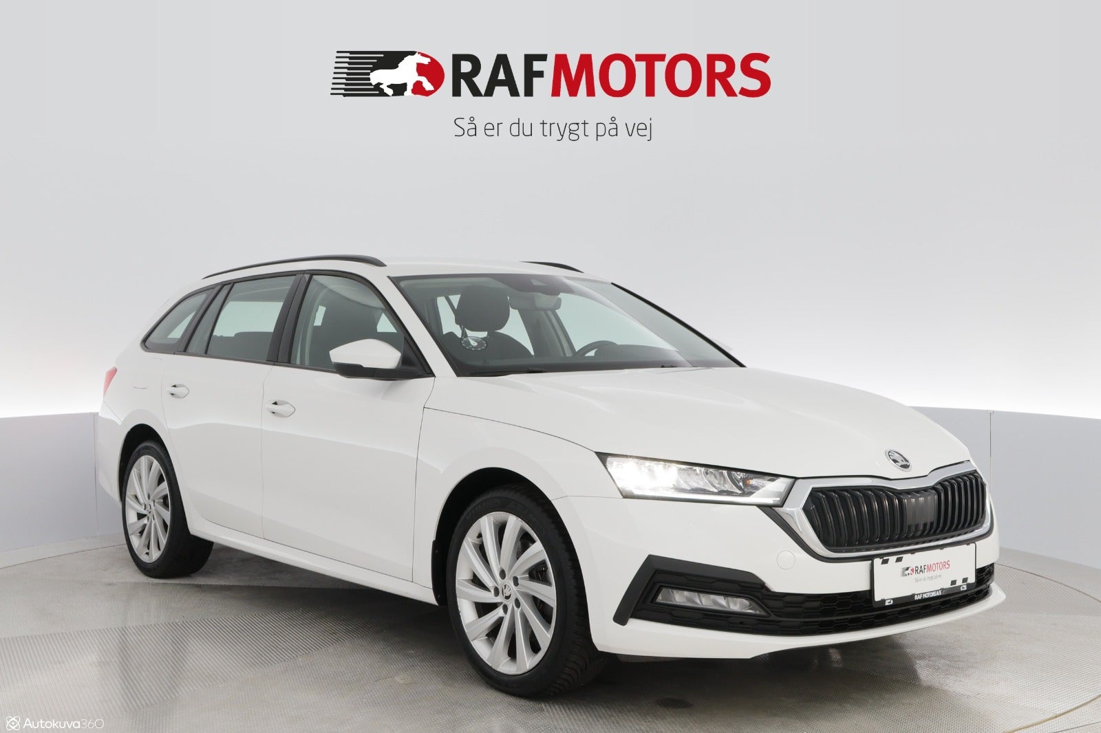 flexleasing-skoda-octavia-14-tsi-iv-combi-dsg-5d-findleasing