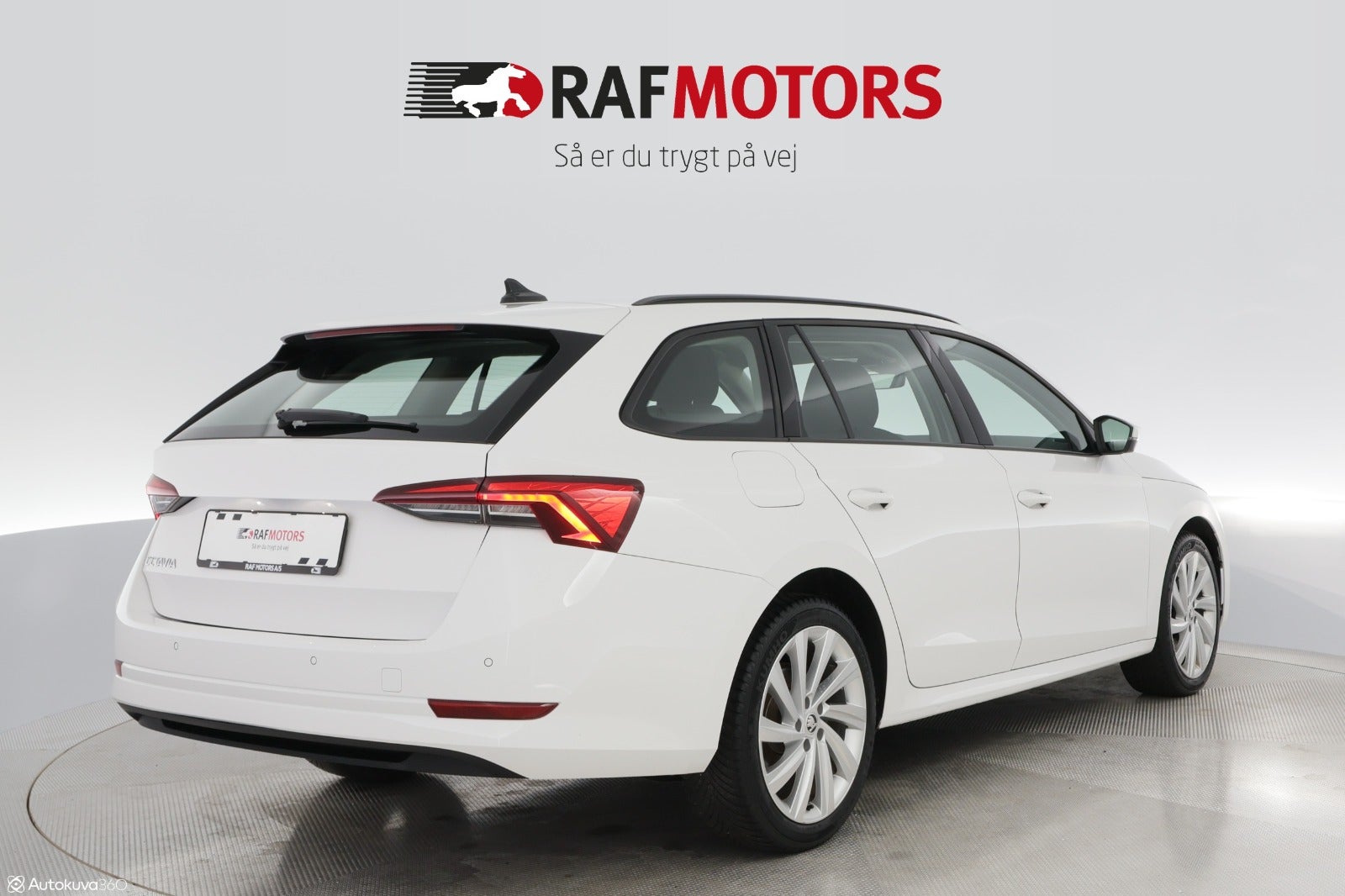 flexleasing-skoda-octavia-14-tsi-iv-combi-dsg-5d-findleasing