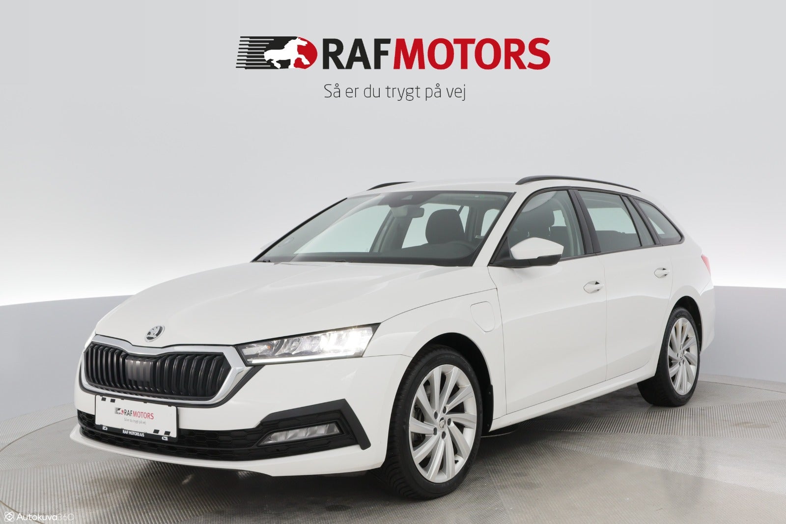 flexleasing-skoda-octavia-14-tsi-iv-combi-dsg-5d-findleasing