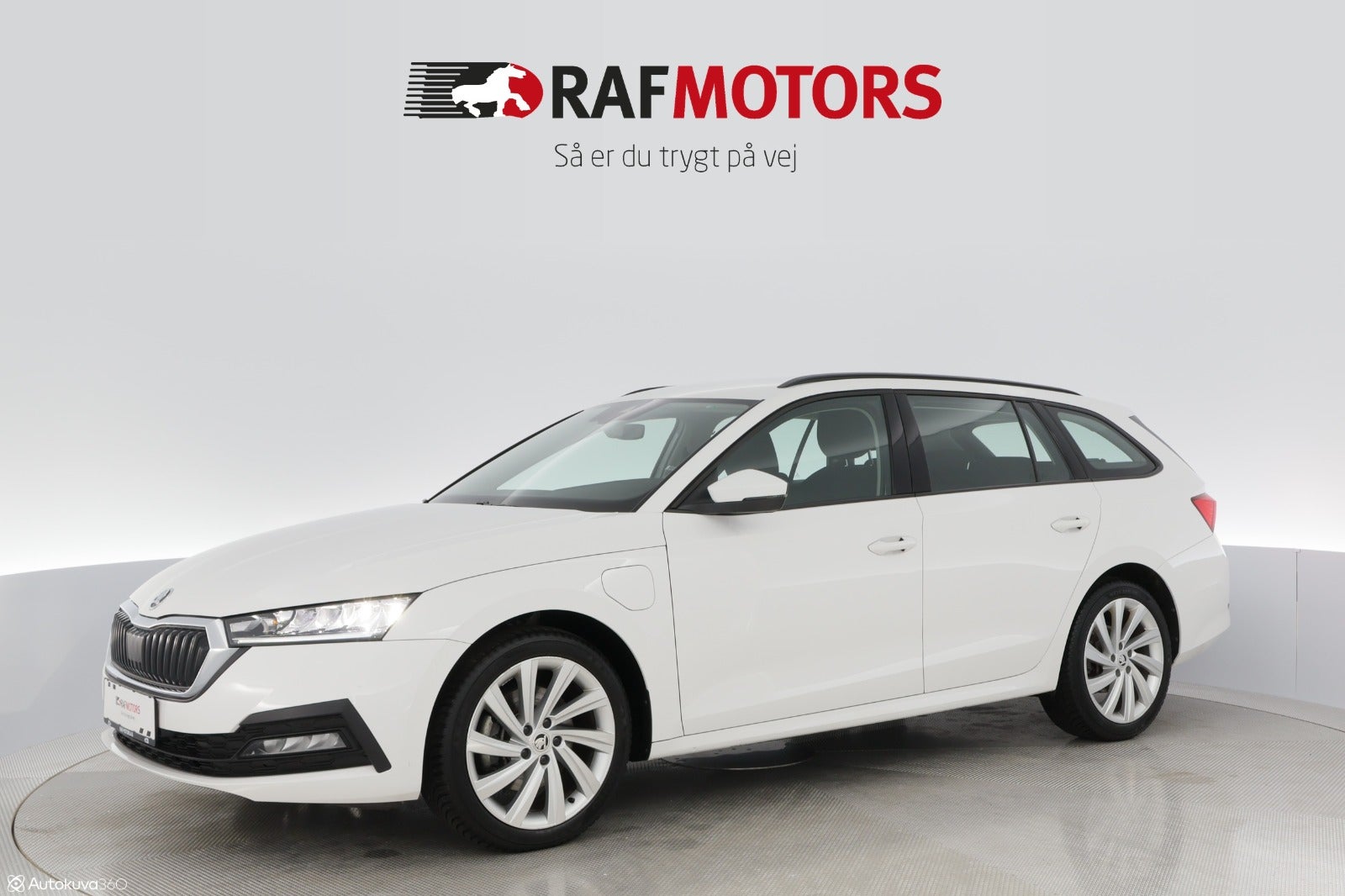 flexleasing-skoda-octavia-14-tsi-iv-combi-dsg-5d-findleasing