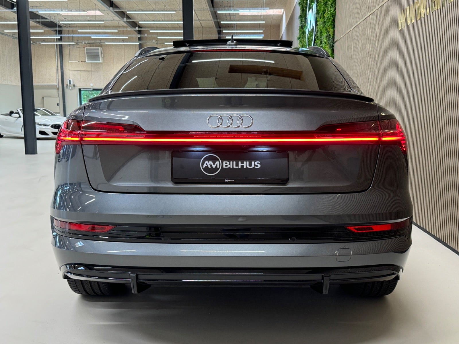 flexleasing-audi-e-tron-55-s-line-sportback-quattro-5d-findleasing