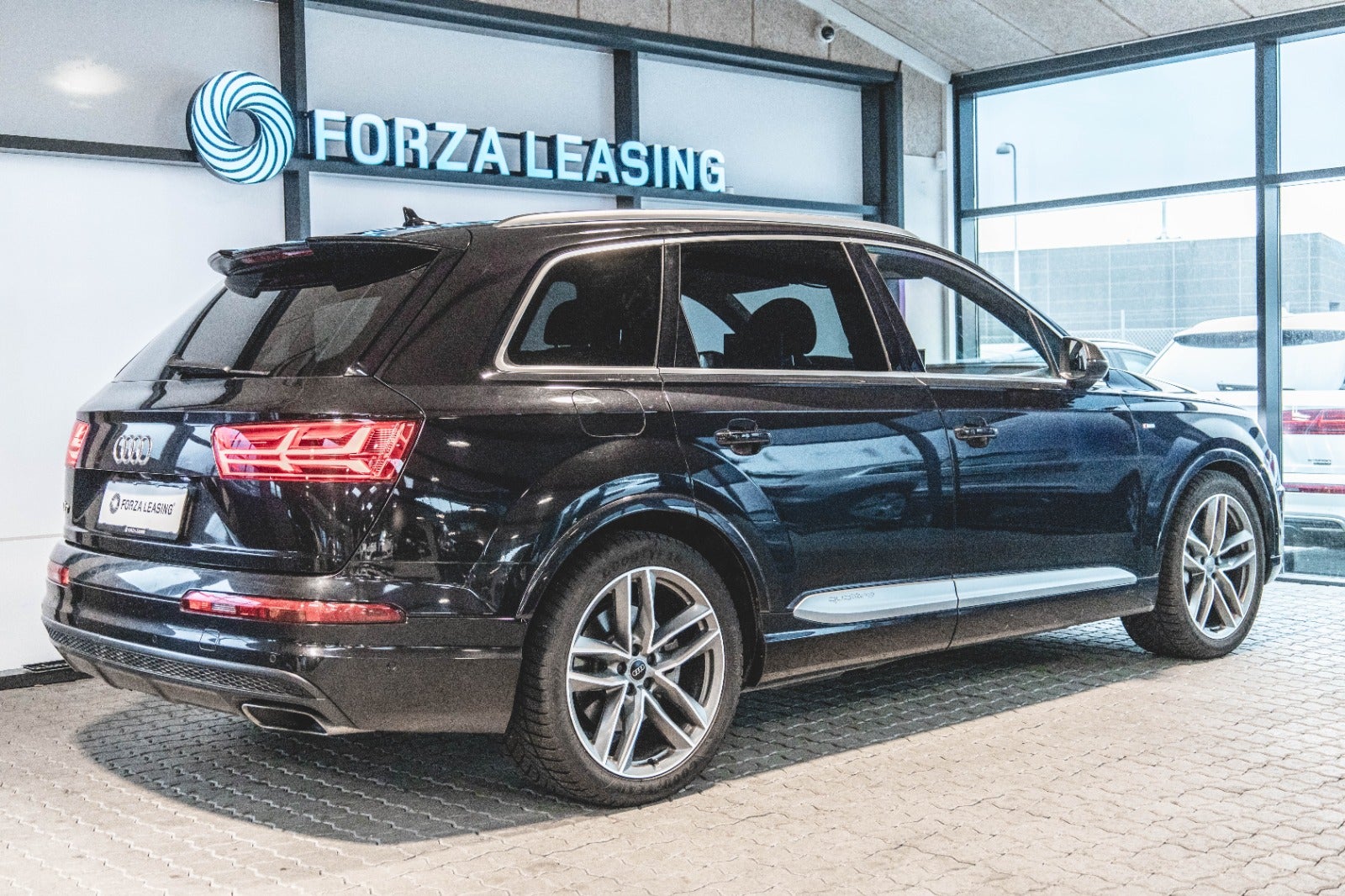 flexleasing-audi-q7-30-tdi-272-s-line-quattro-tiptr-7prs-5d-findleasing