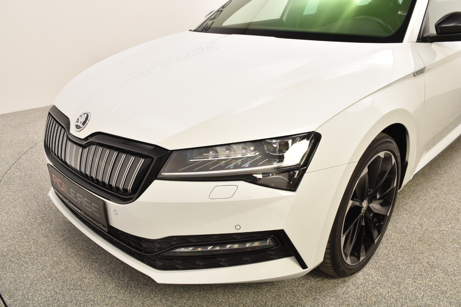 flexleasing-skoda-superb-14-tsi-iv-sportline-combi-dsg-5d-findleasing