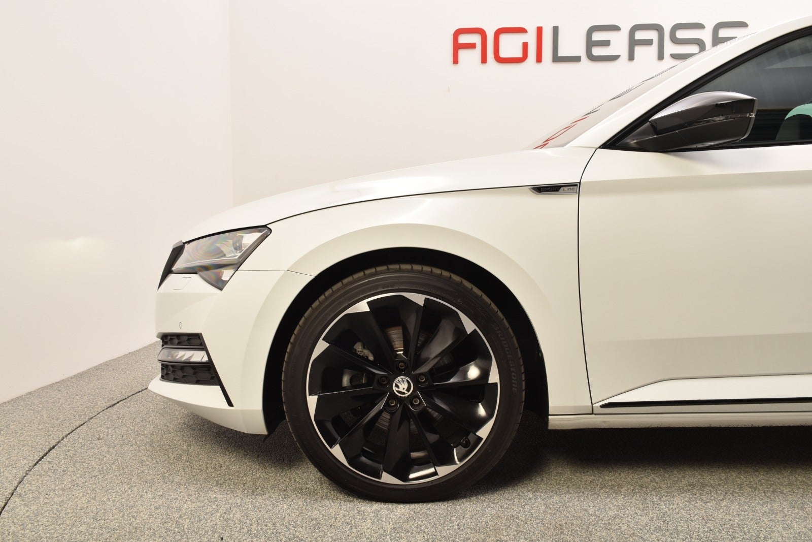 flexleasing-skoda-superb-14-tsi-iv-sportline-combi-dsg-5d-findleasing