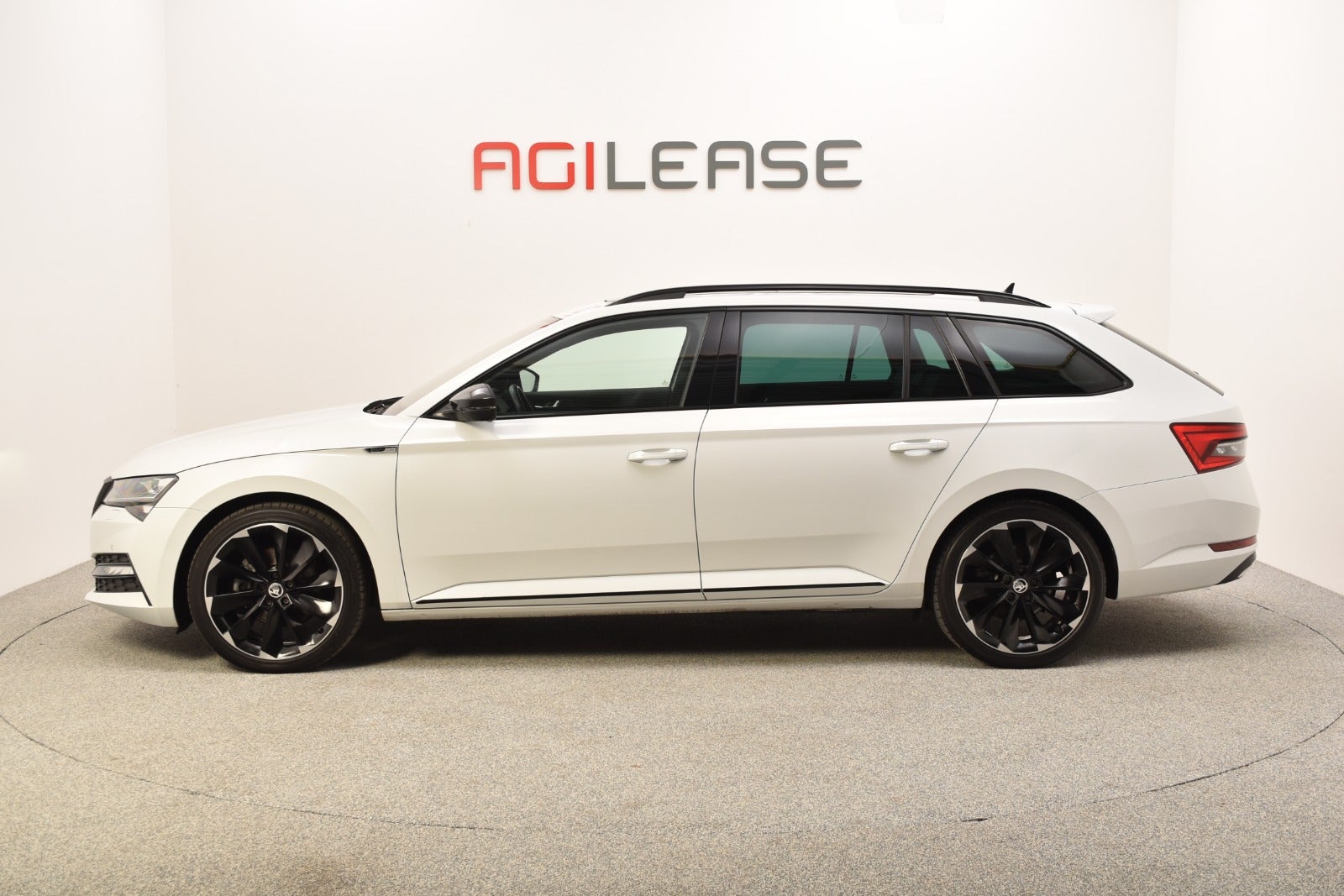 flexleasing-skoda-superb-14-tsi-iv-sportline-combi-dsg-5d-findleasing