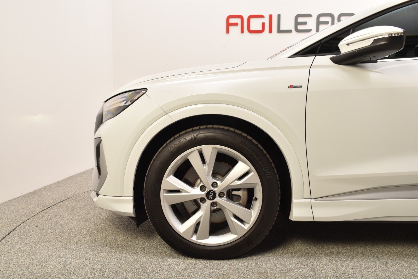 flexleasing-audi-q4-e-tron-40-s-line-5d-findleasing