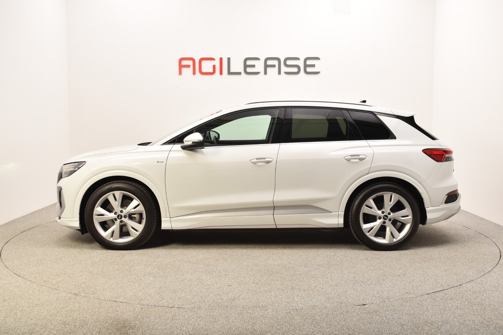 flexleasing-audi-q4-e-tron-40-s-line-5d-findleasing