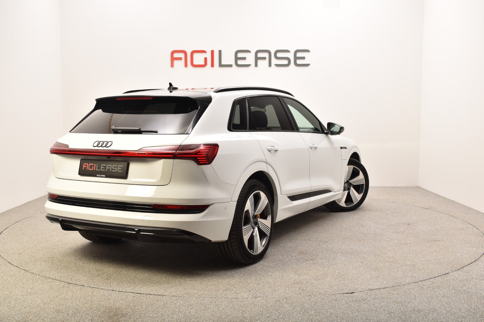 flexleasing-audi-e-tron-55-s-line-quattro-5d-findleasing