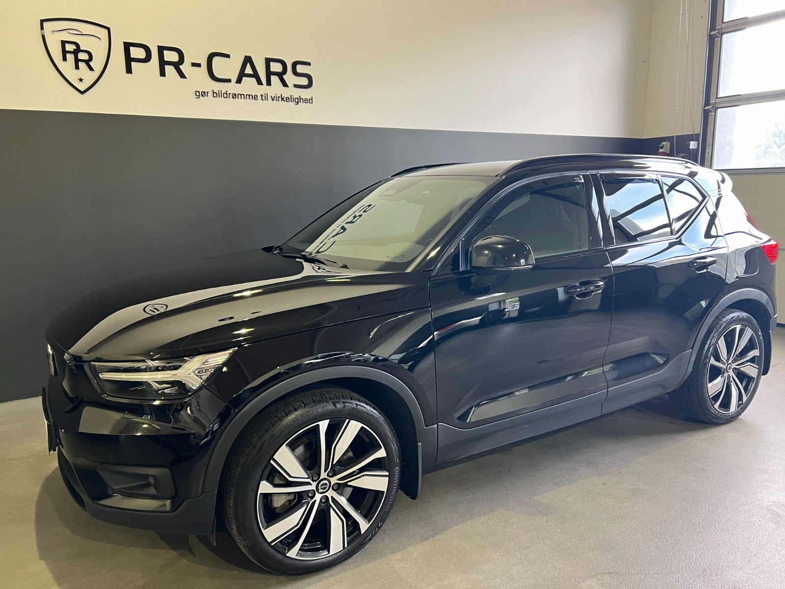 flexleasing-volvo-xc40-p8-recharge-twin-pro-5d-findleasing