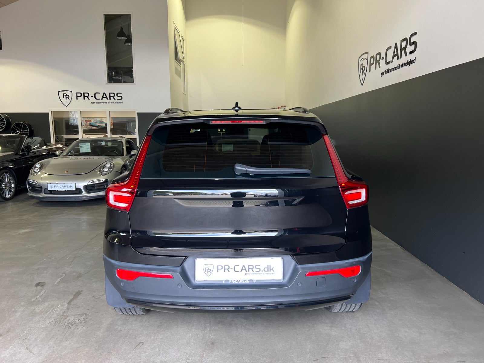 flexleasing-volvo-xc40-p8-recharge-twin-pro-5d-findleasing