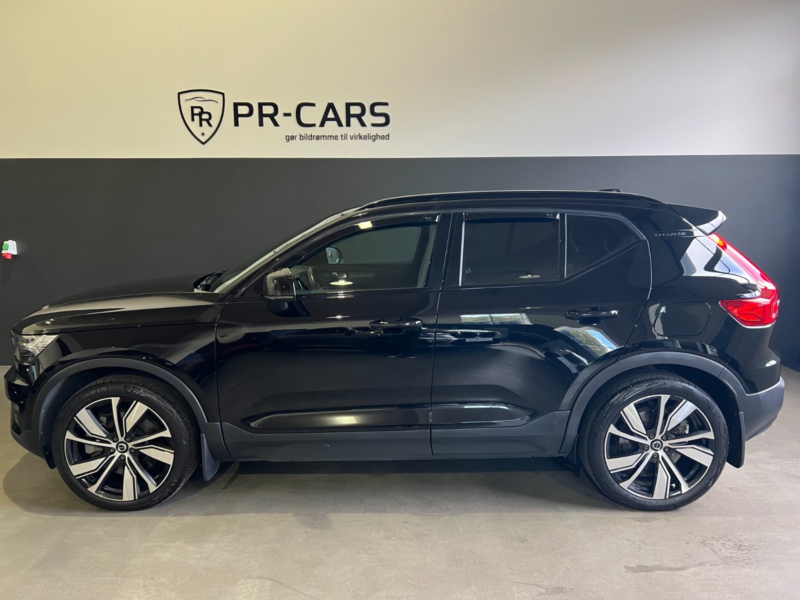 flexleasing-volvo-xc40-p8-recharge-twin-pro-5d-findleasing