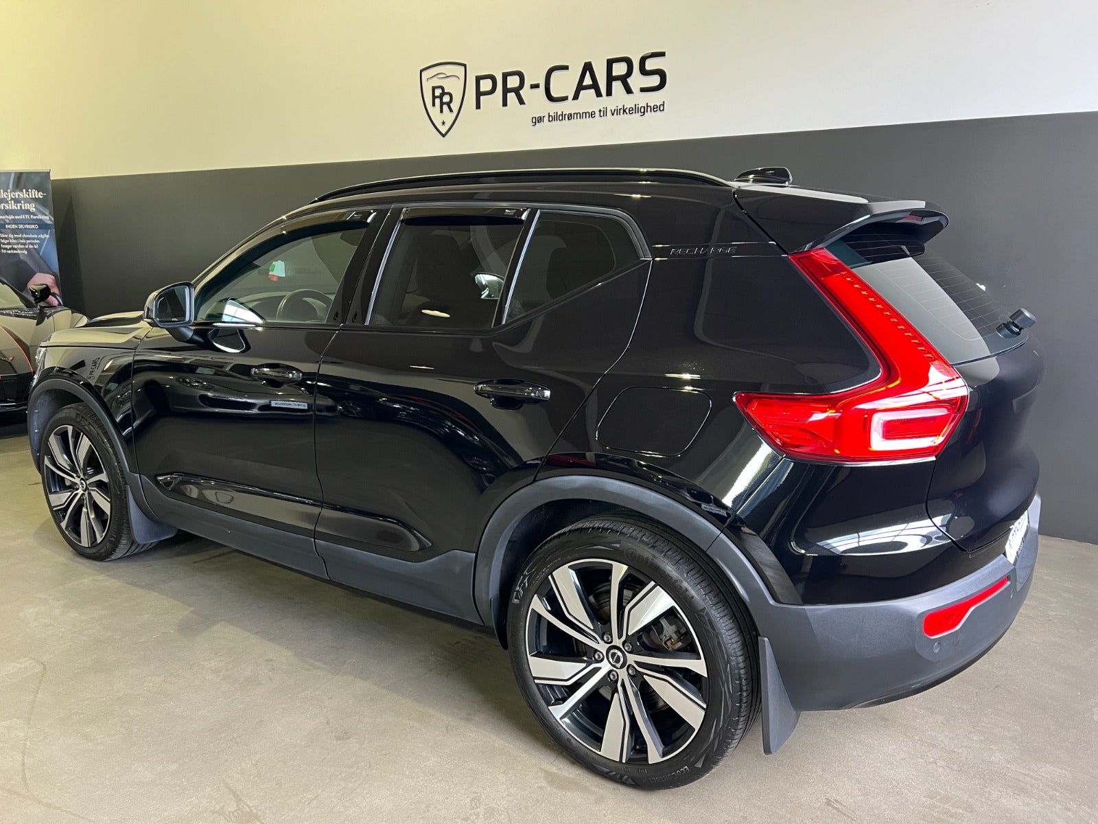 flexleasing-volvo-xc40-p8-recharge-twin-pro-5d-findleasing