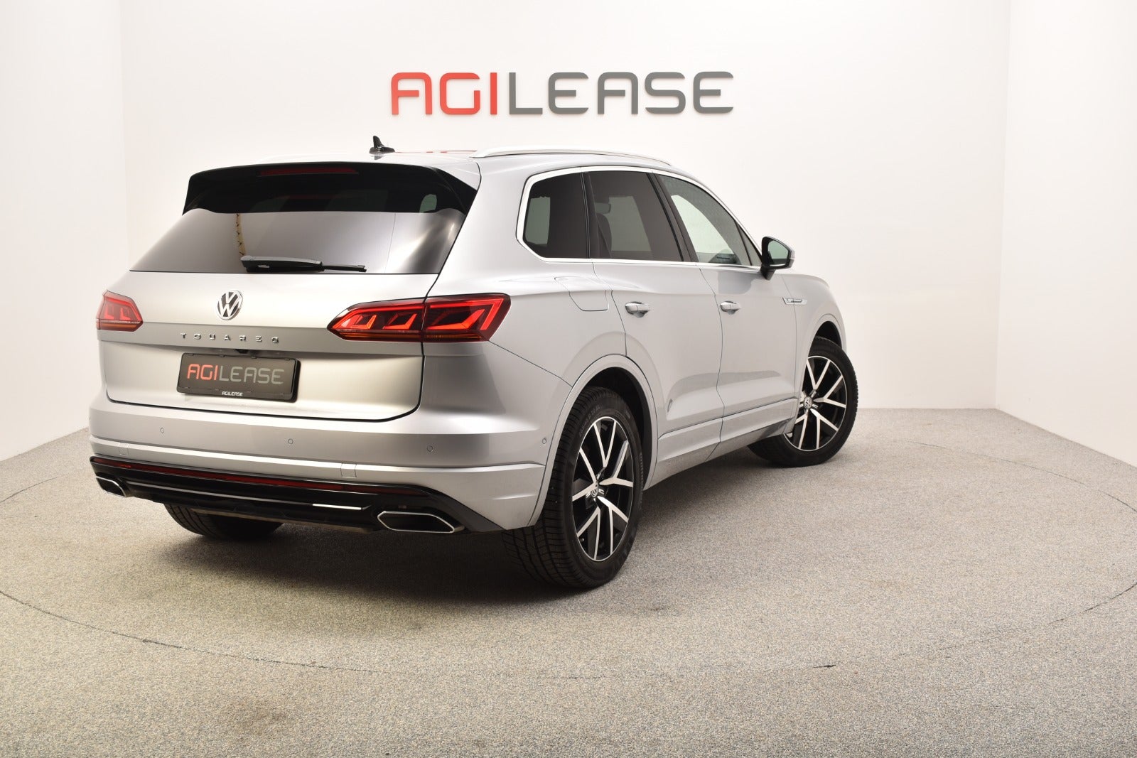 flexleasing-vw-touareg-30-tdi-286-r-line-aut-4motion-5d-findleasing