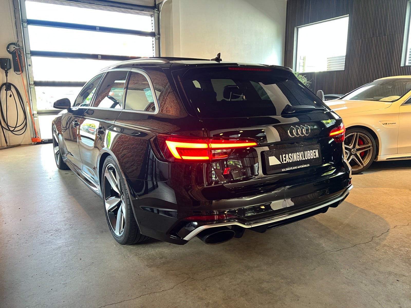 flexleasing-audi-rs4-29-tfsi-avant-quattro-tiptr-5d-findleasing