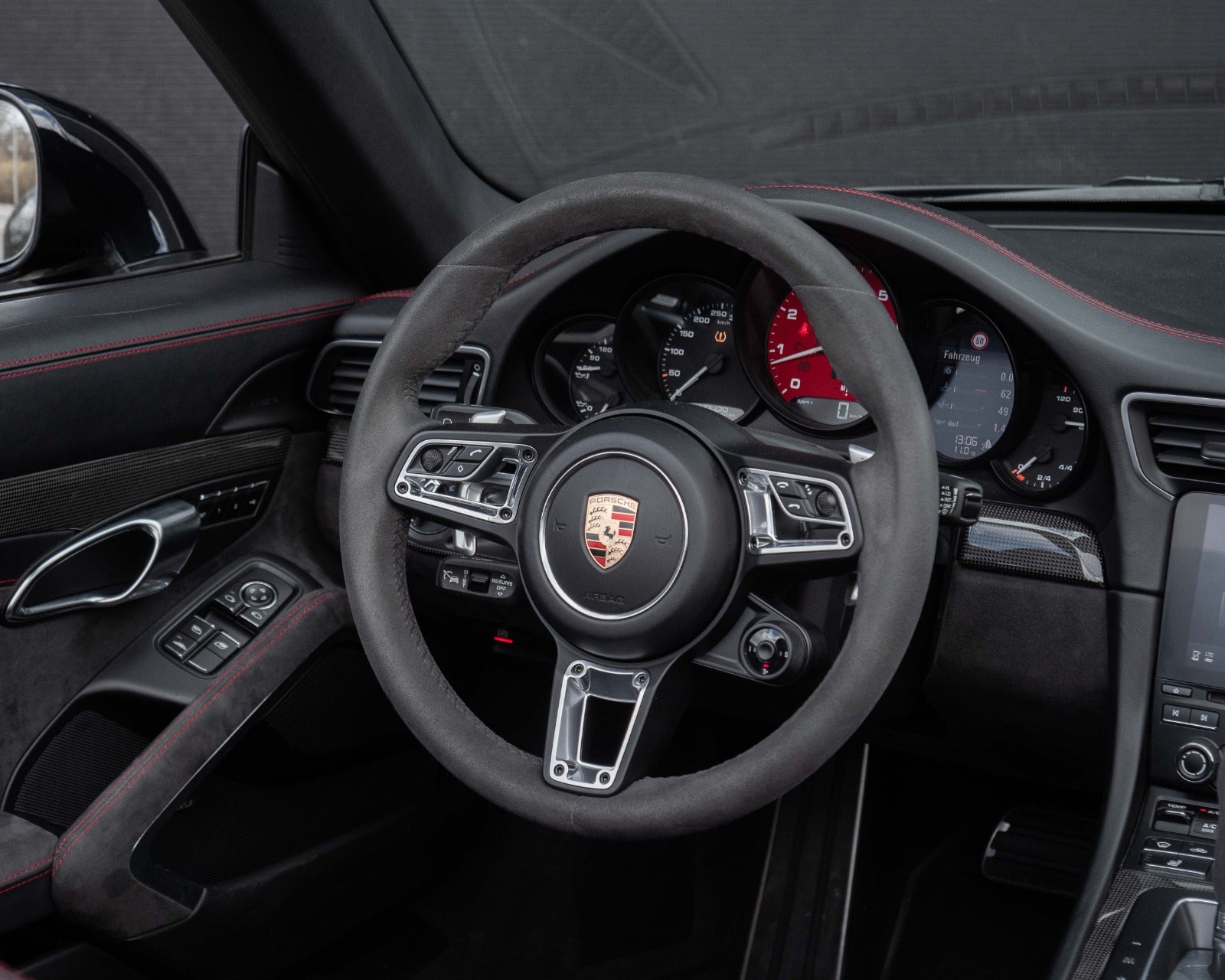 flexleasing-porsche-911-carrera-gts-30-cabriolet-pdk-2d-findleasing