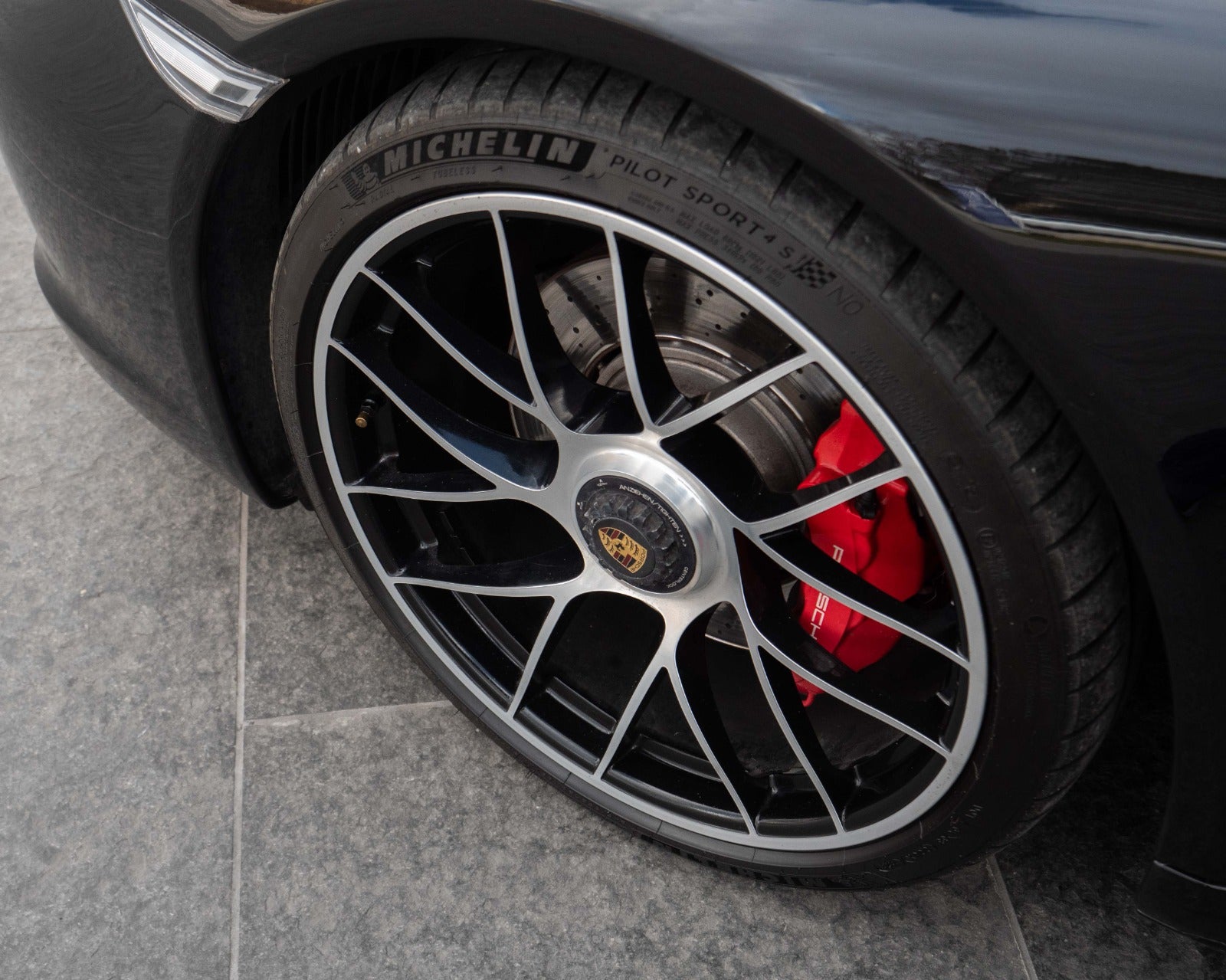 flexleasing-porsche-911-carrera-gts-30-cabriolet-pdk-2d-findleasing