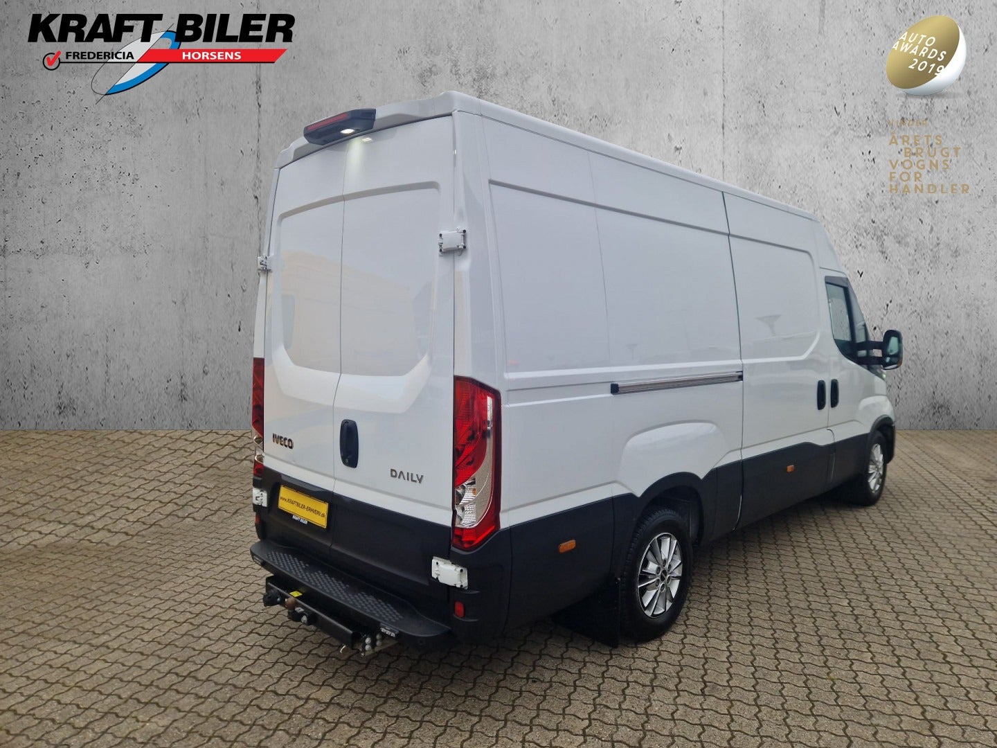 flexleasing-iveco-daily-30-35s18-12m3-van-ag8-findleasing