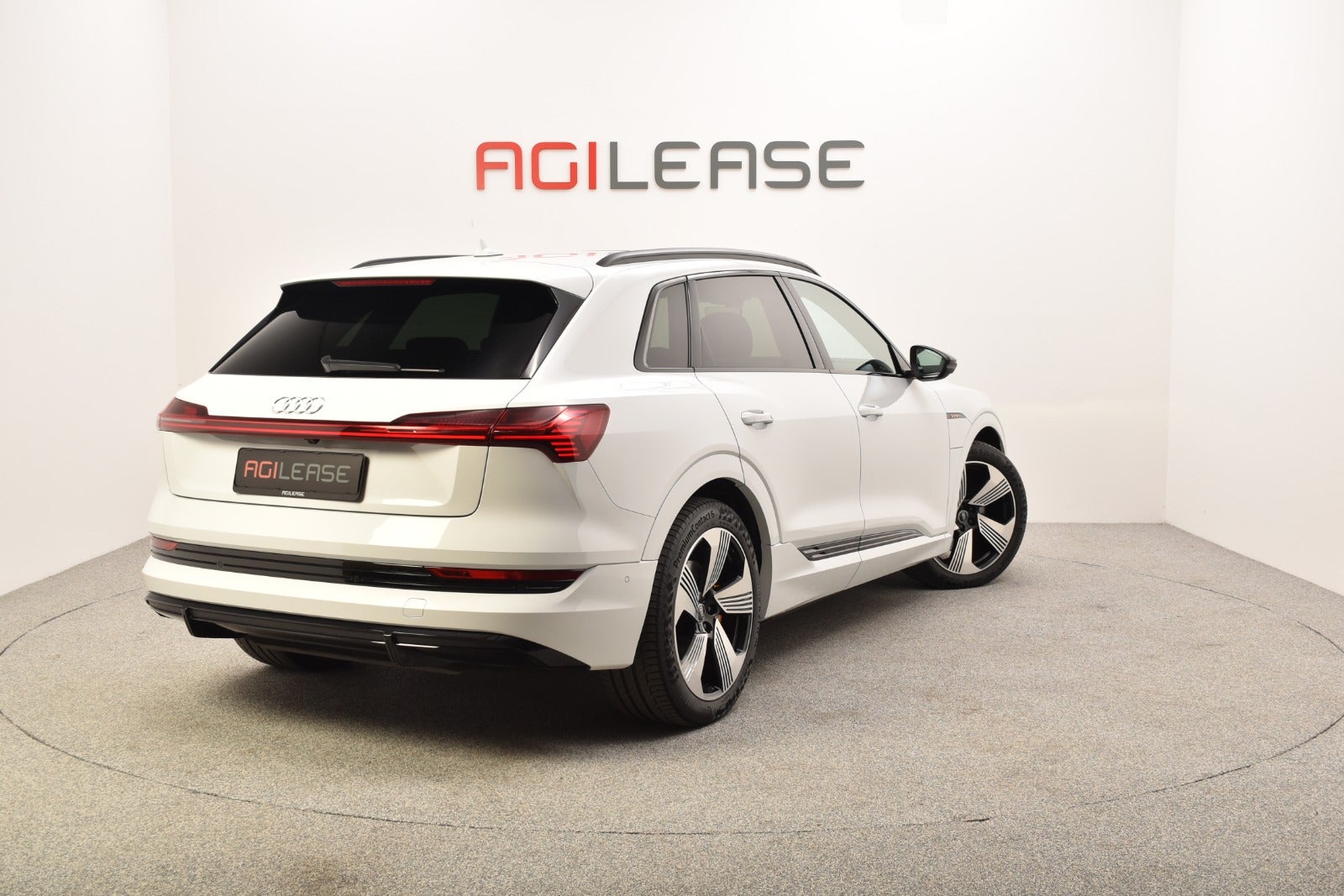 flexleasing-audi-e-tron-55-s-line-quattro-5d-findleasing