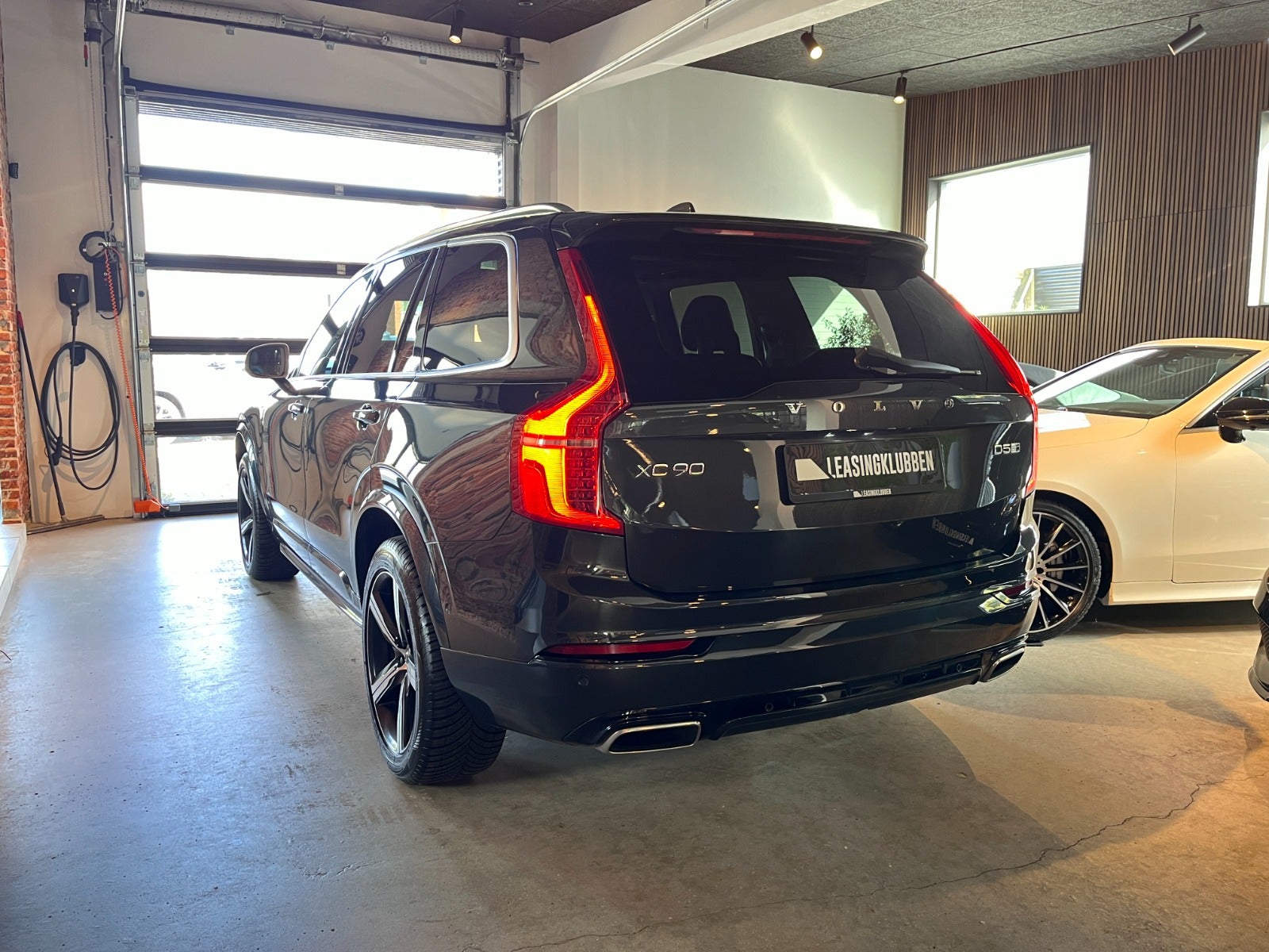 flexleasing-volvo-xc90-20-d5-235-r-design-aut-awd-5d-findleasing