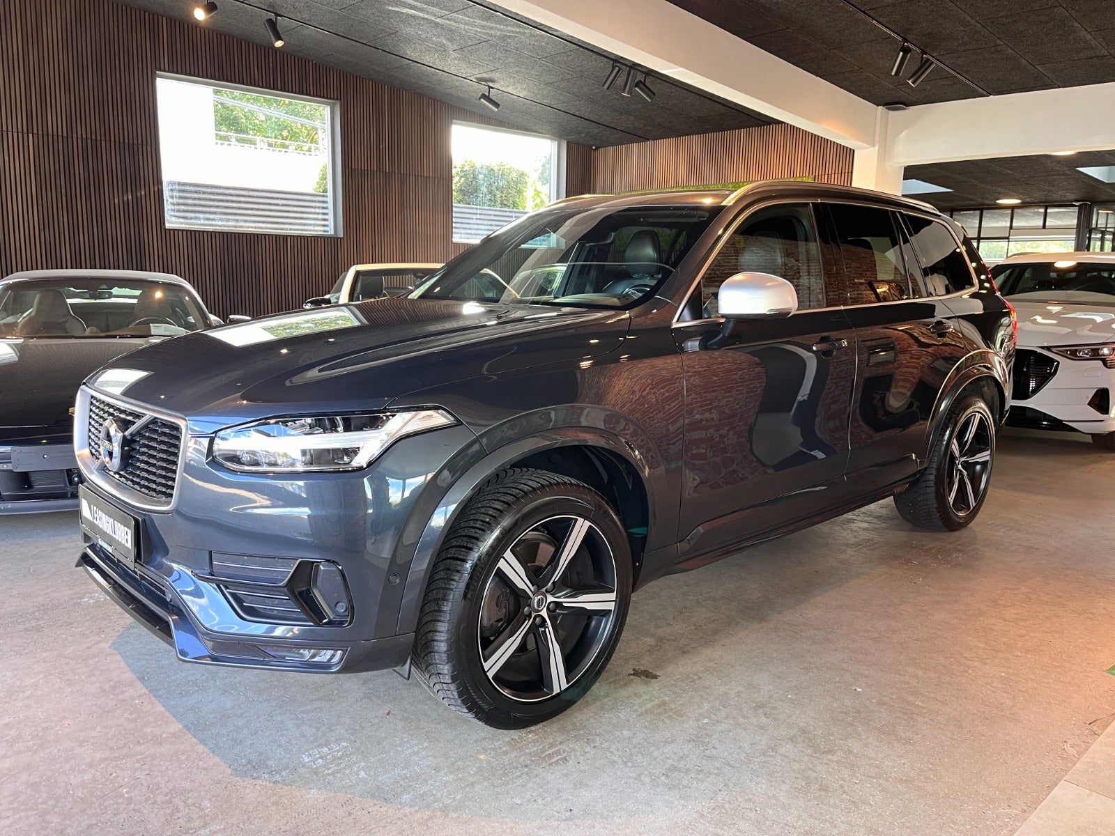 flexleasing-volvo-xc90-20-d5-235-r-design-aut-awd-5d-findleasing