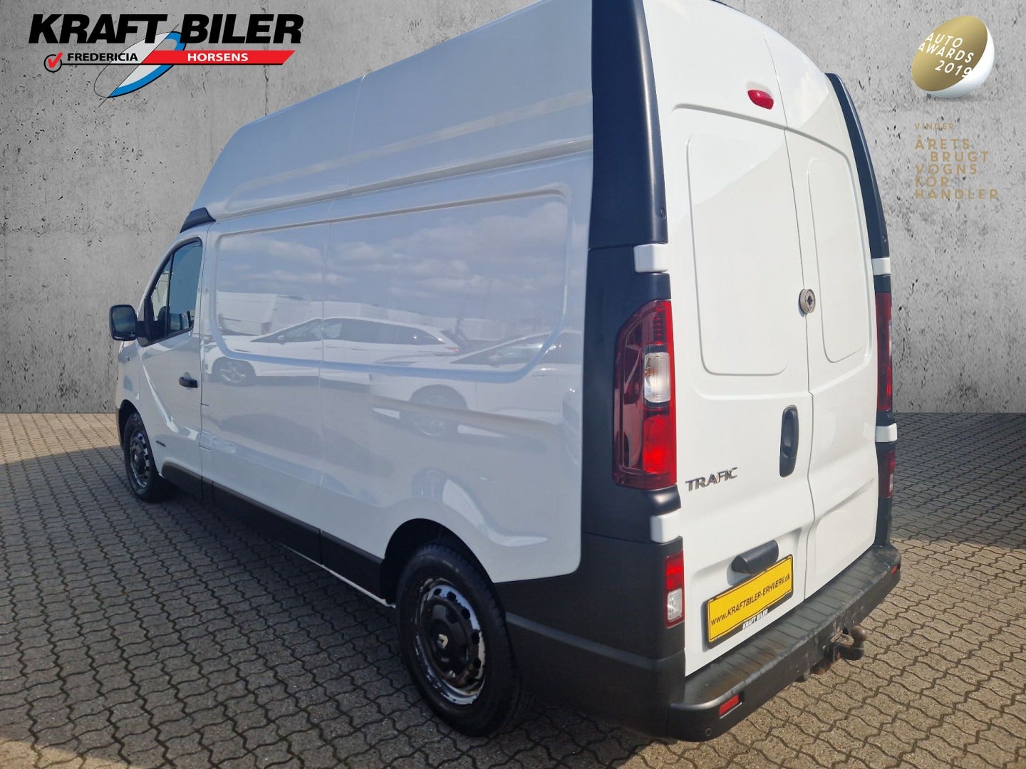 flexleasing-renault-trafic-t29-16-dci-120-l2h2-findleasing