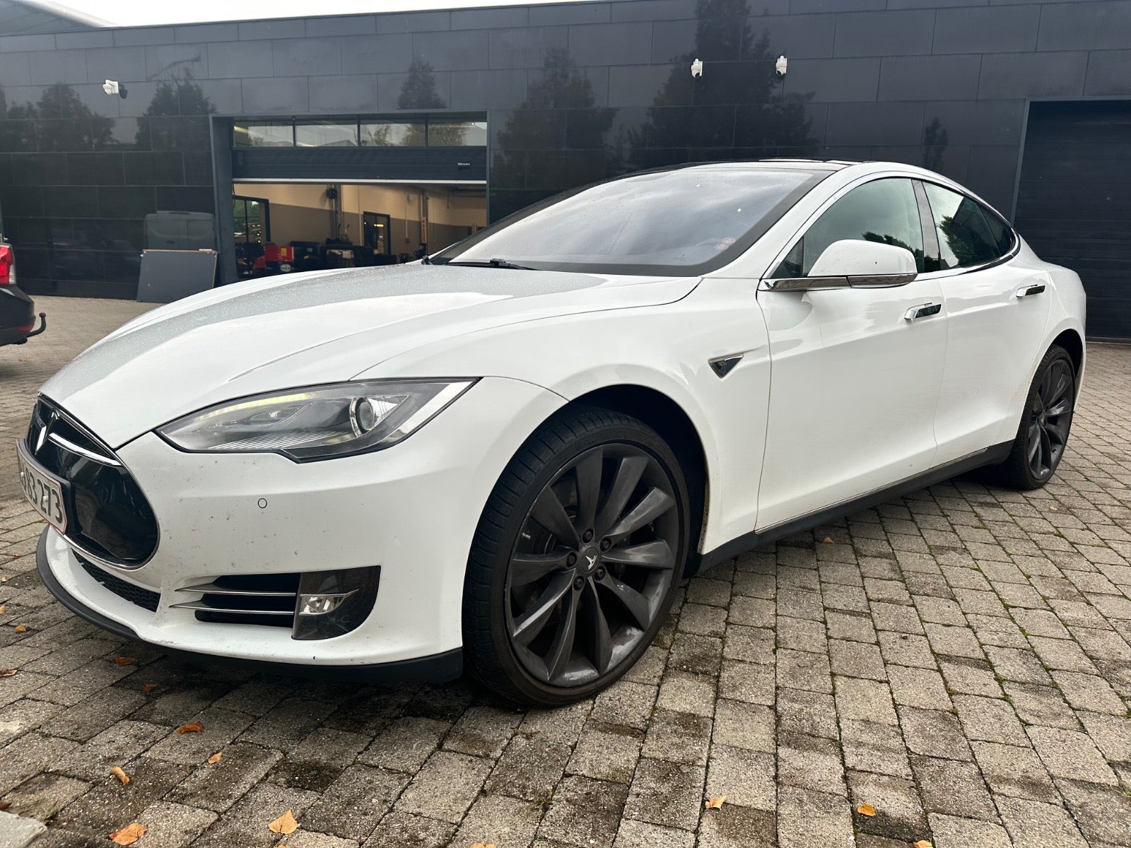 flexleasing-tesla-model-s-p85-signature-5d-findleasing