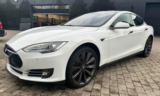 Tesla Model S  P85 Signature 5d