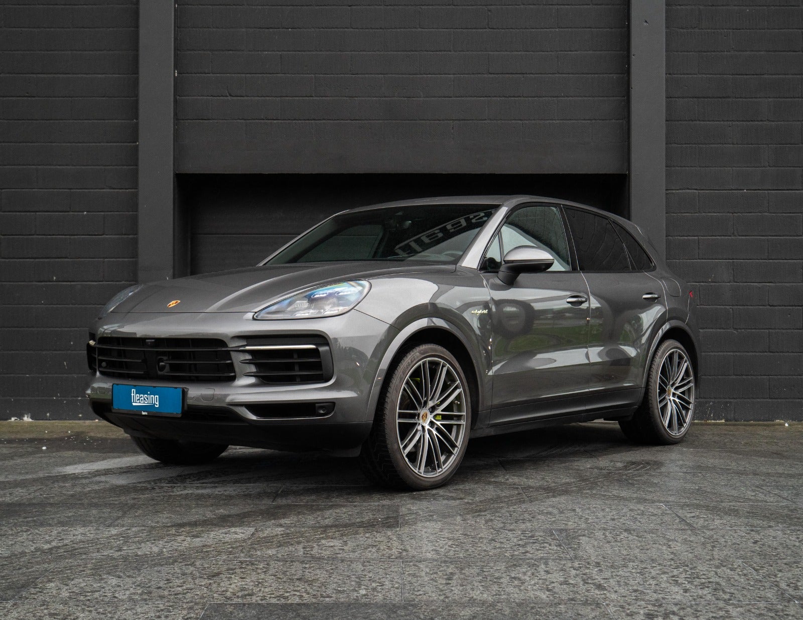 flexleasing-porsche-cayenne-30-e-hybrid-tiptr-5d-findleasing