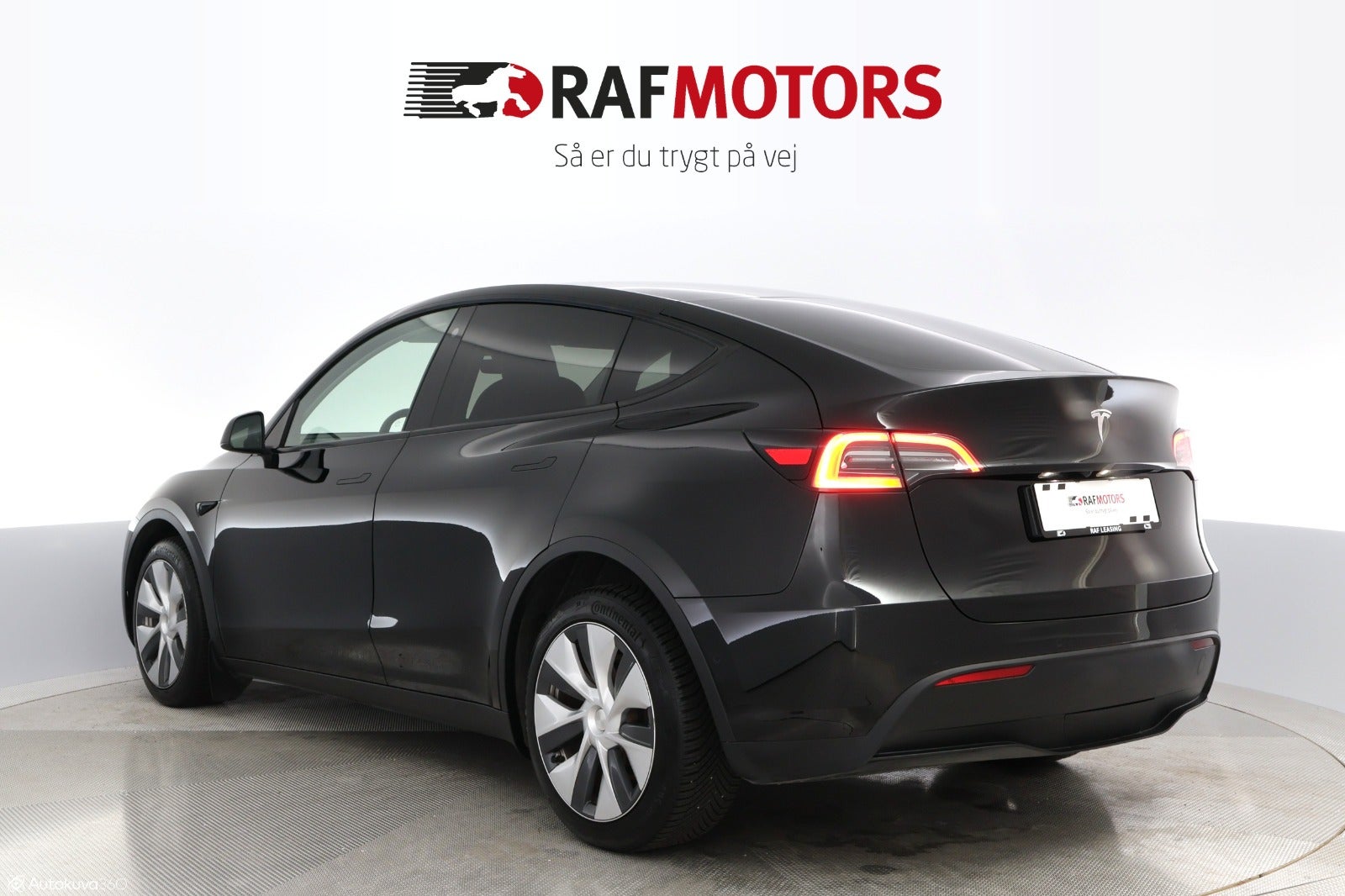 flexleasing-tesla-model-y-long-range-awd-5d-findleasing