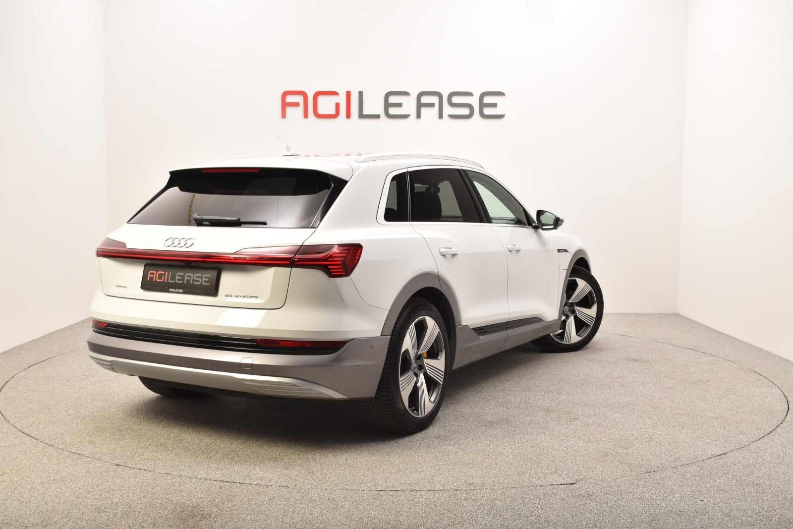 flexleasing-audi-e-tron-55-advanced-quattro-5d-findleasing