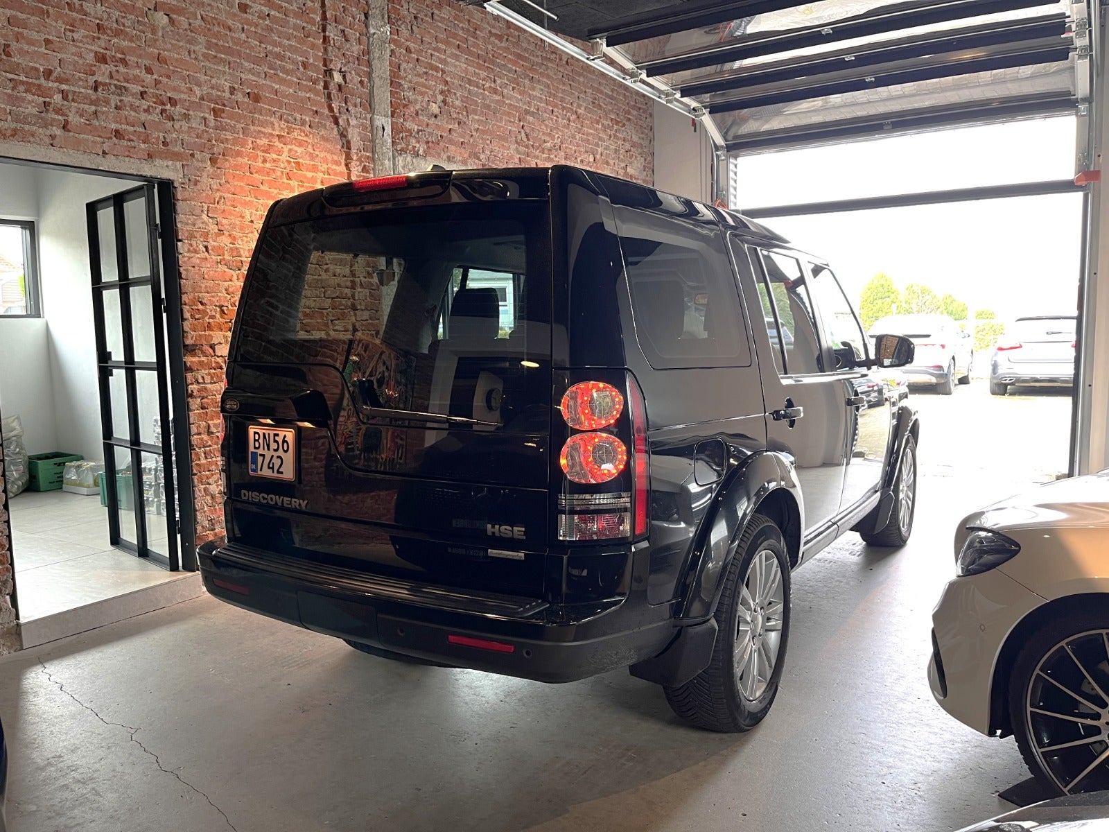 flexleasing-land-rover-discovery-sport-30-tdv6-hse-aut-5d-findleasing