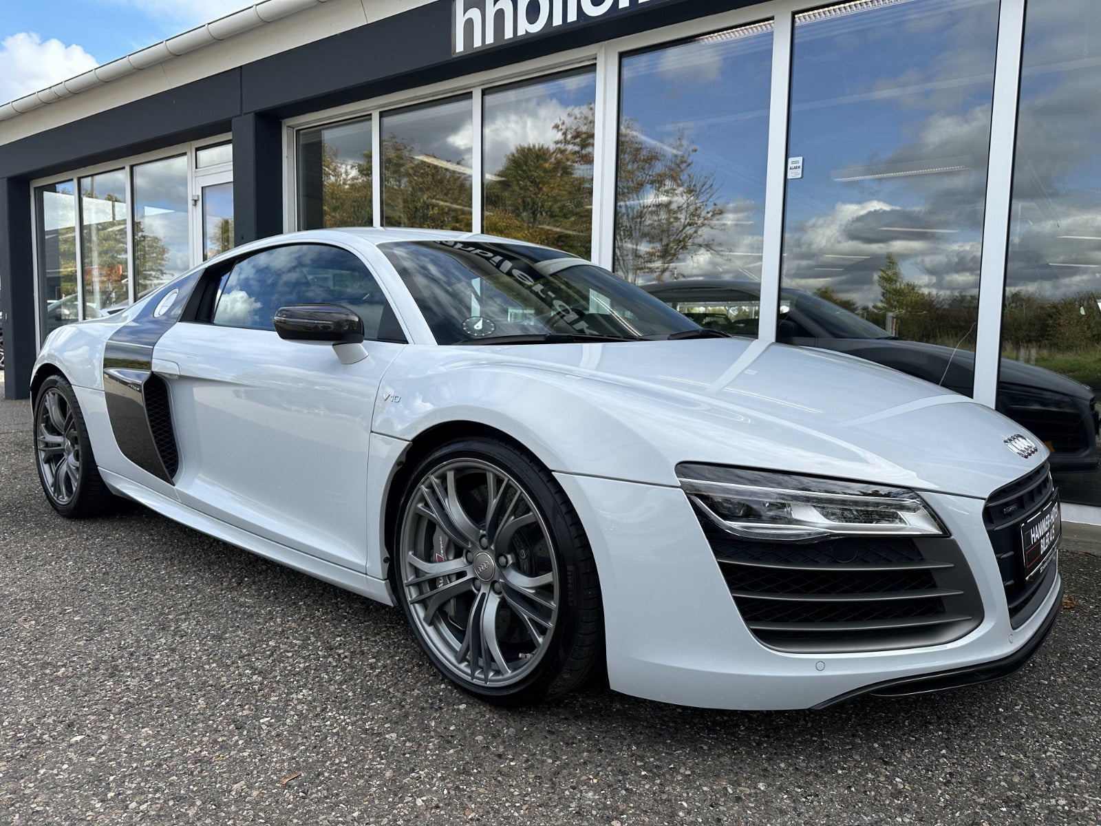 flexleasing-audi-r8-52-fsi-plus-coupe-quattro-s-tr-2d-findleasing