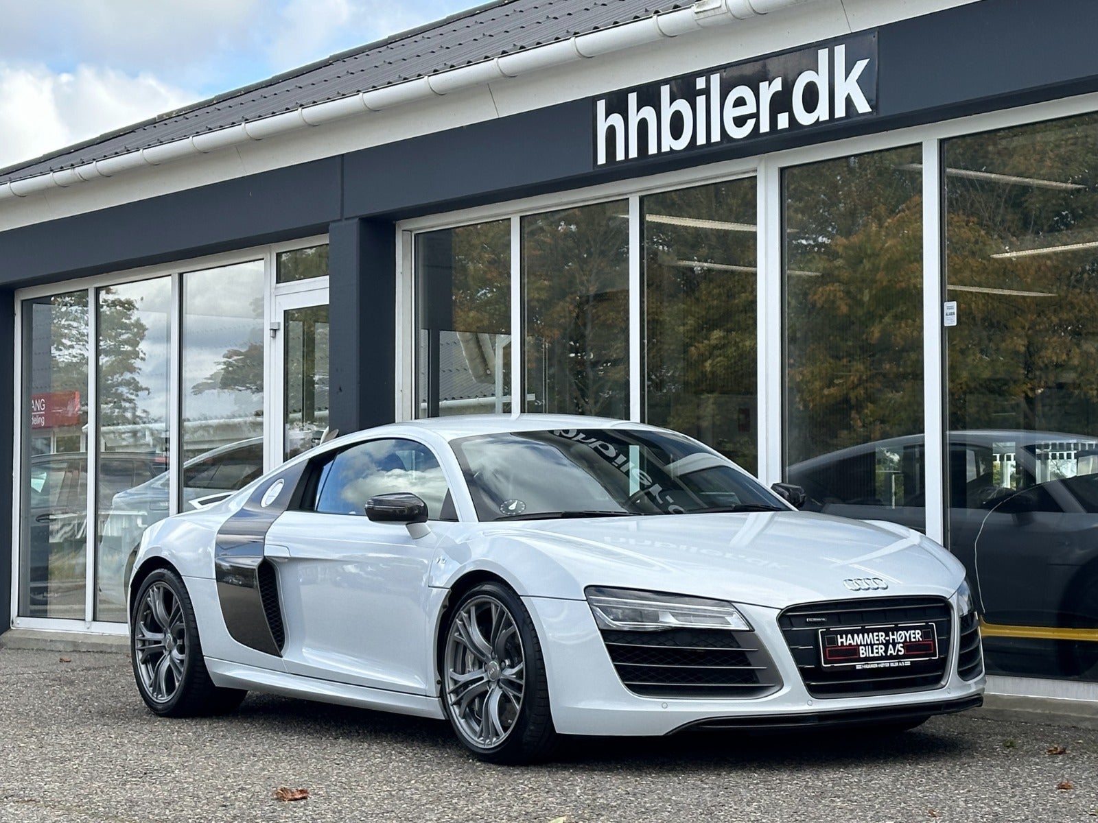 flexleasing-audi-r8-52-fsi-plus-coupe-quattro-s-tr-2d-findleasing