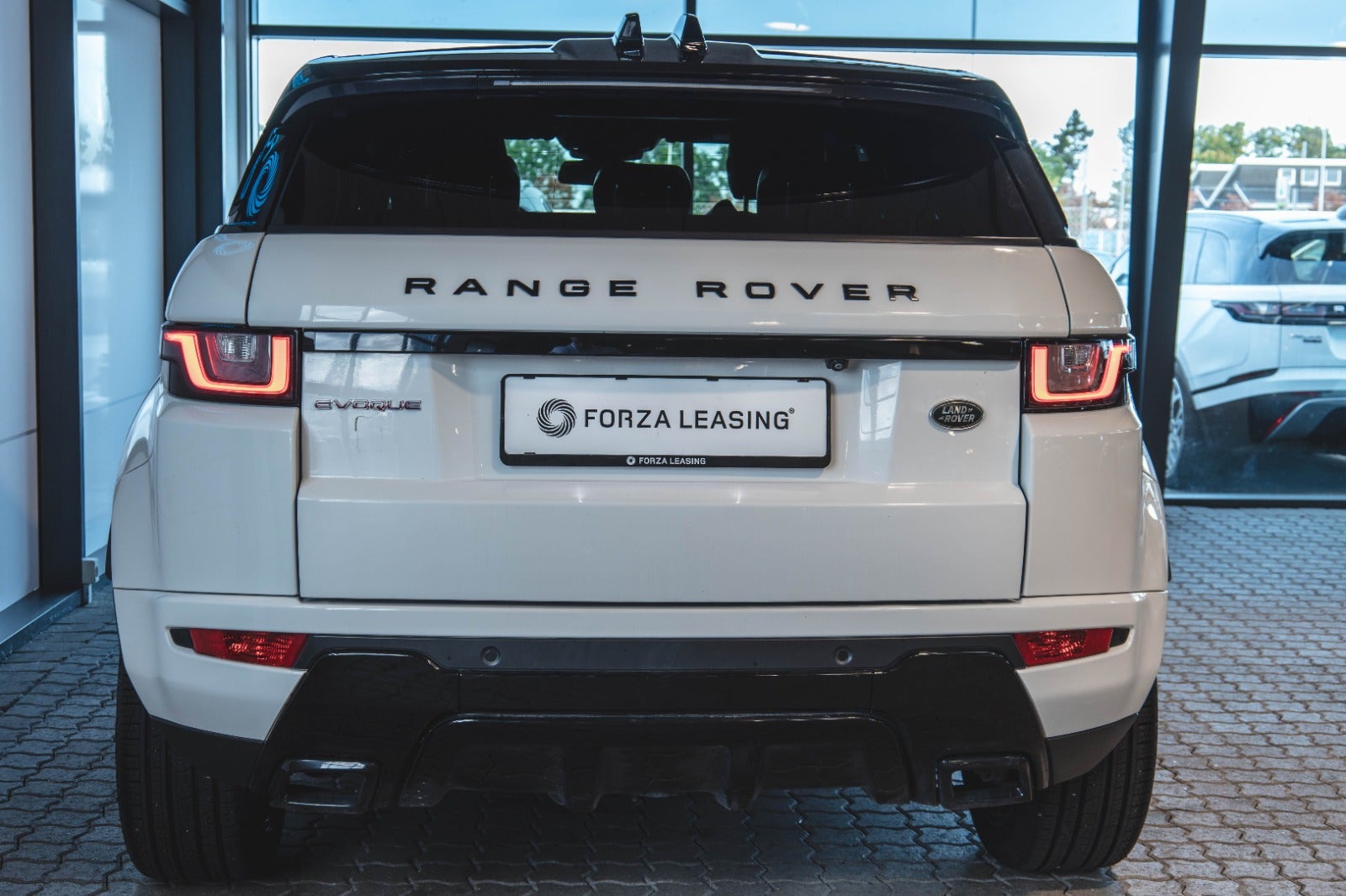 flexleasing-land-rover-range-rover-evoque-22-sd4-dynamic-aut-5d-findleasing