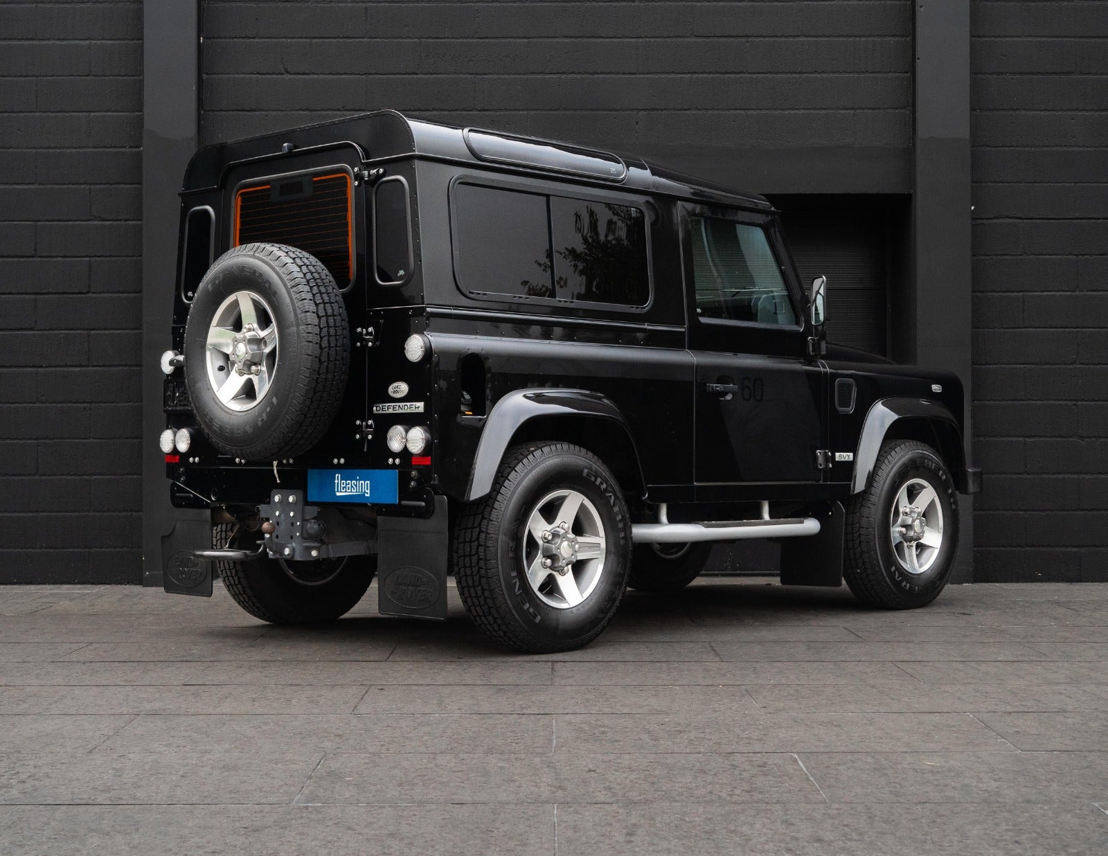 flexleasing-land-rover-defender-90-24-td4-svx-60th-anniversary-edition-2d-findleasing