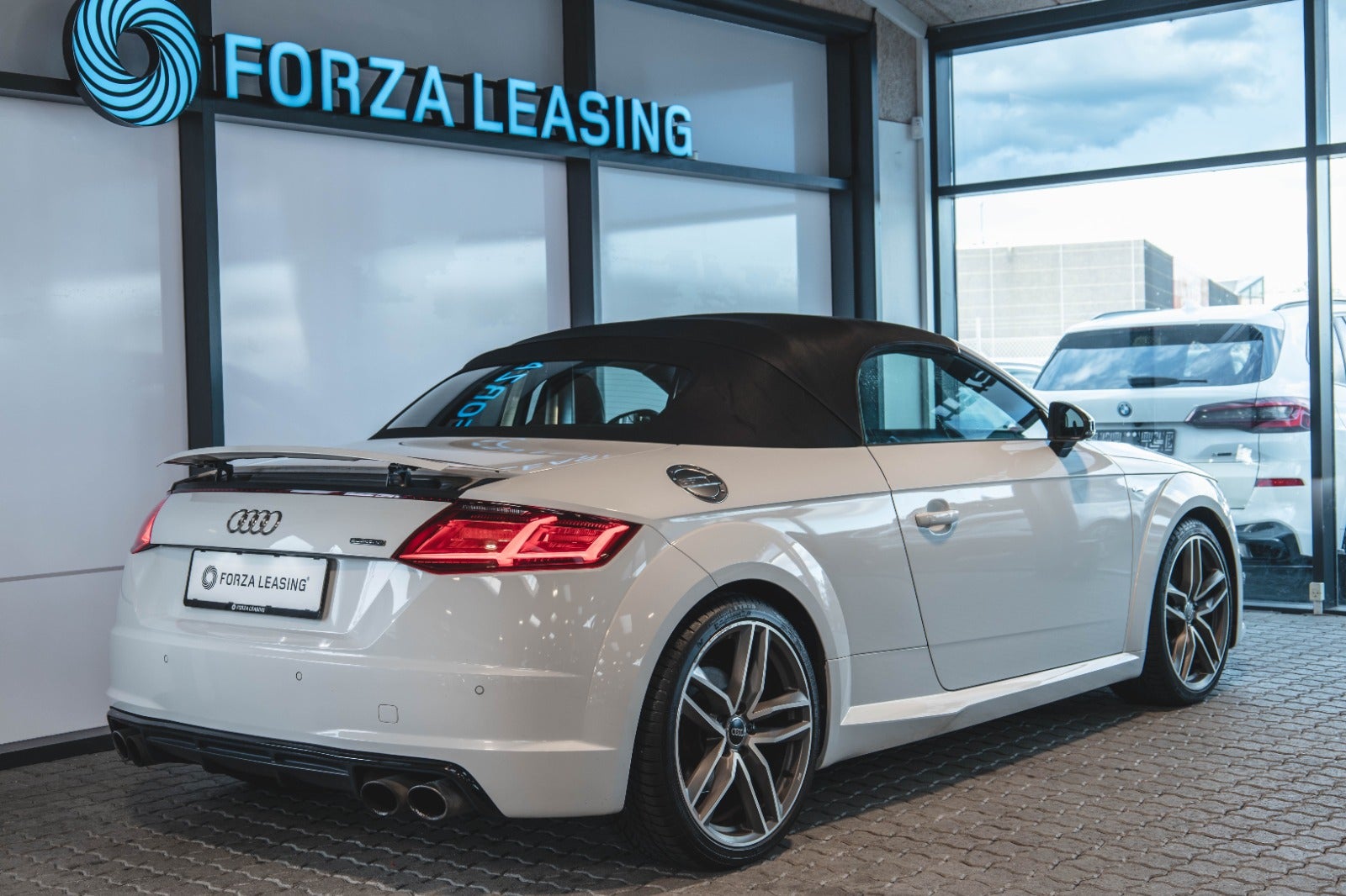 flexleasing-audi-tt-20-tfsi-230-roadster-quattro-s-tr-2d-findleasing