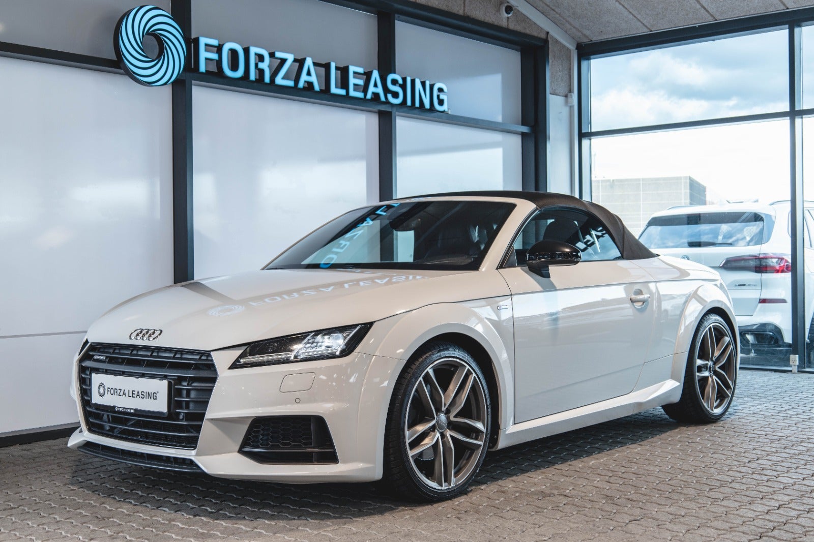 flexleasing-audi-tt-20-tfsi-230-roadster-quattro-s-tr-2d-findleasing