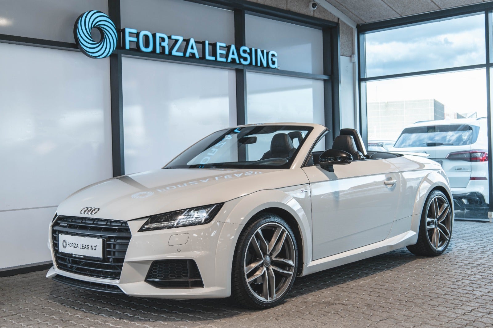 flexleasing-audi-tt-20-tfsi-230-roadster-quattro-s-tr-2d-findleasing