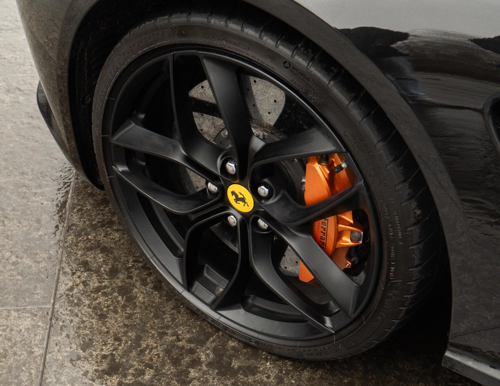 flexleasing-ferrari-gtc4lusso-t-39-dct-2d-findleasing