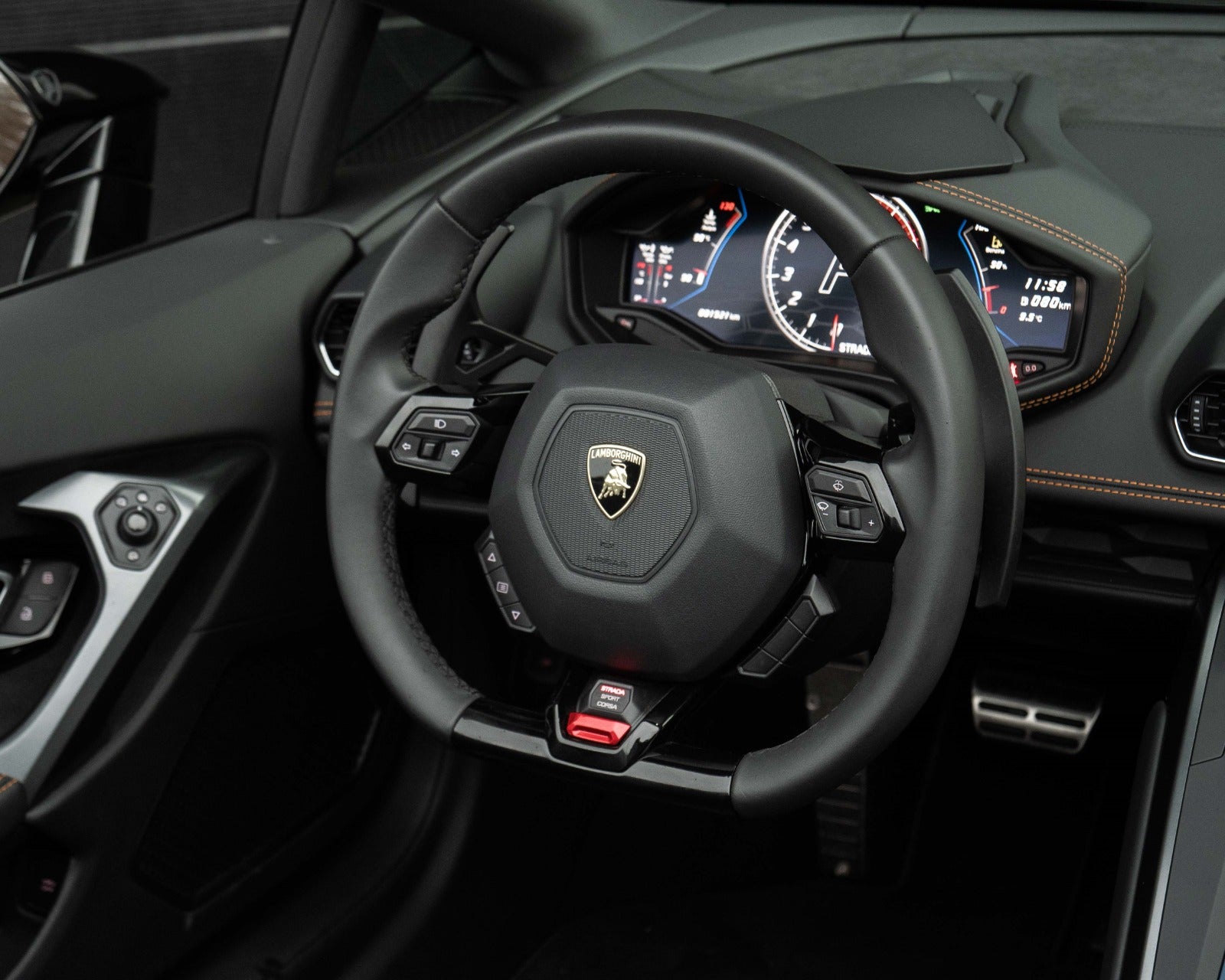 flexleasing-lamborghini-huracan-52-evo-spyder-rwd-2d-findleasing