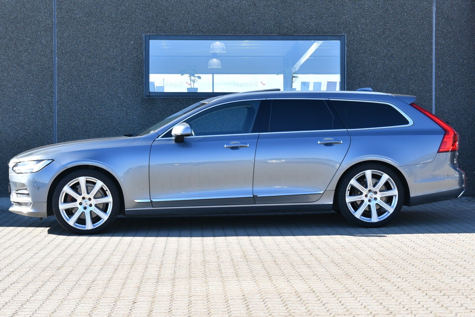 flexleasing-volvo-v90-20-d5-235-inscription-aut-awd-5d-findleasing