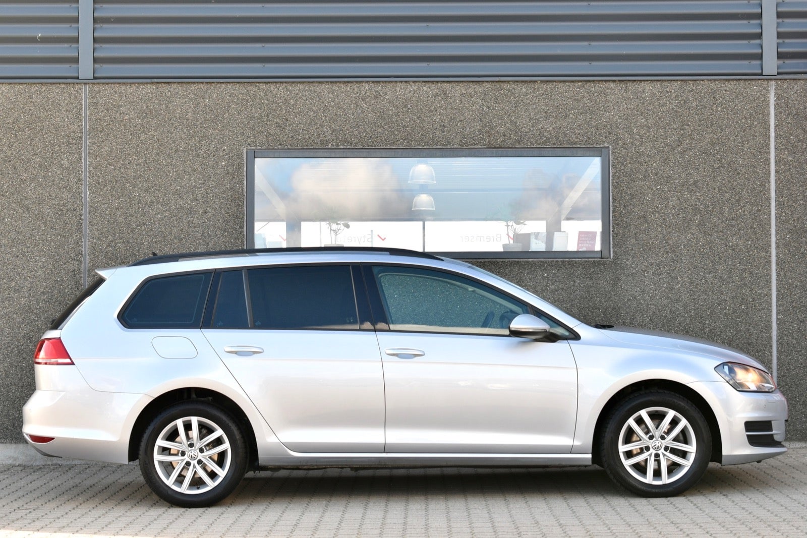 flexleasing-vw-golf-vii-16-tdi-110-comfortline-variant-bmt-5d-findleasing