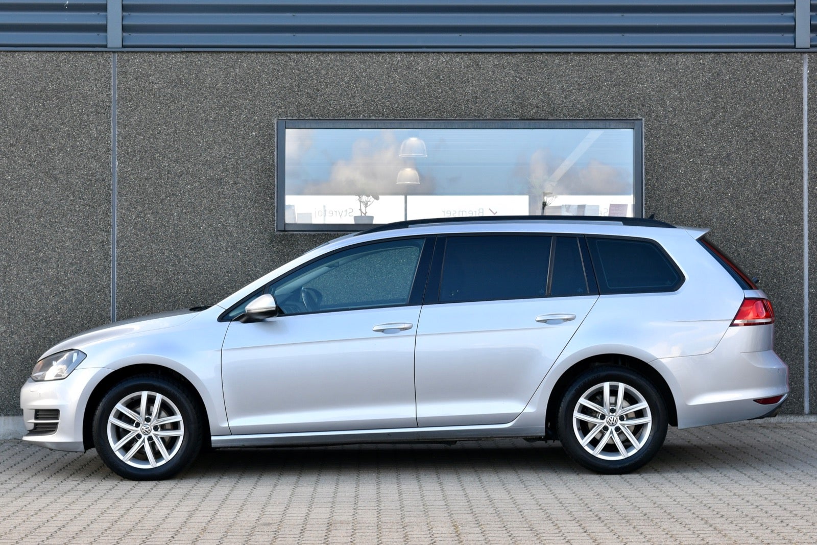 flexleasing-vw-golf-vii-16-tdi-110-comfortline-variant-bmt-5d-findleasing